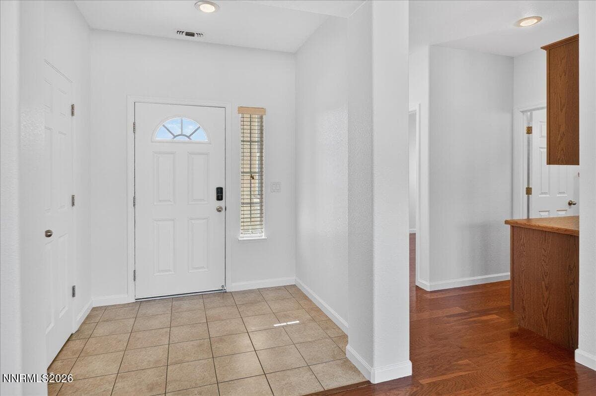 1096 CROWN VIEW DR - Photo 4