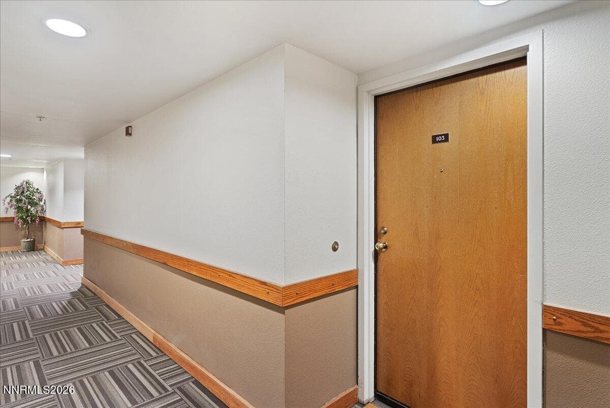 3095 Lakeside Dr # 103 — photo 2