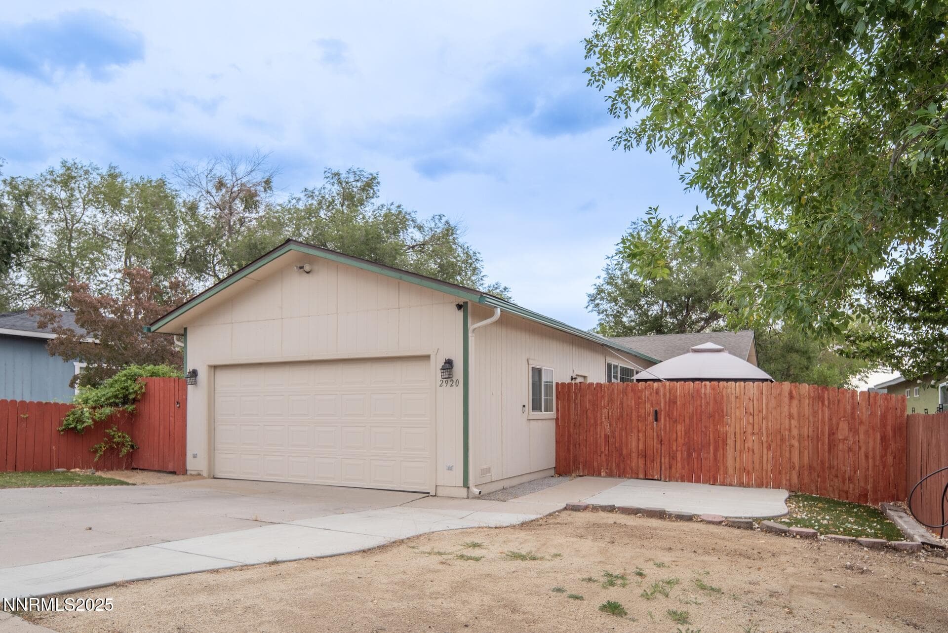 2920 Harding Circle — photo 1