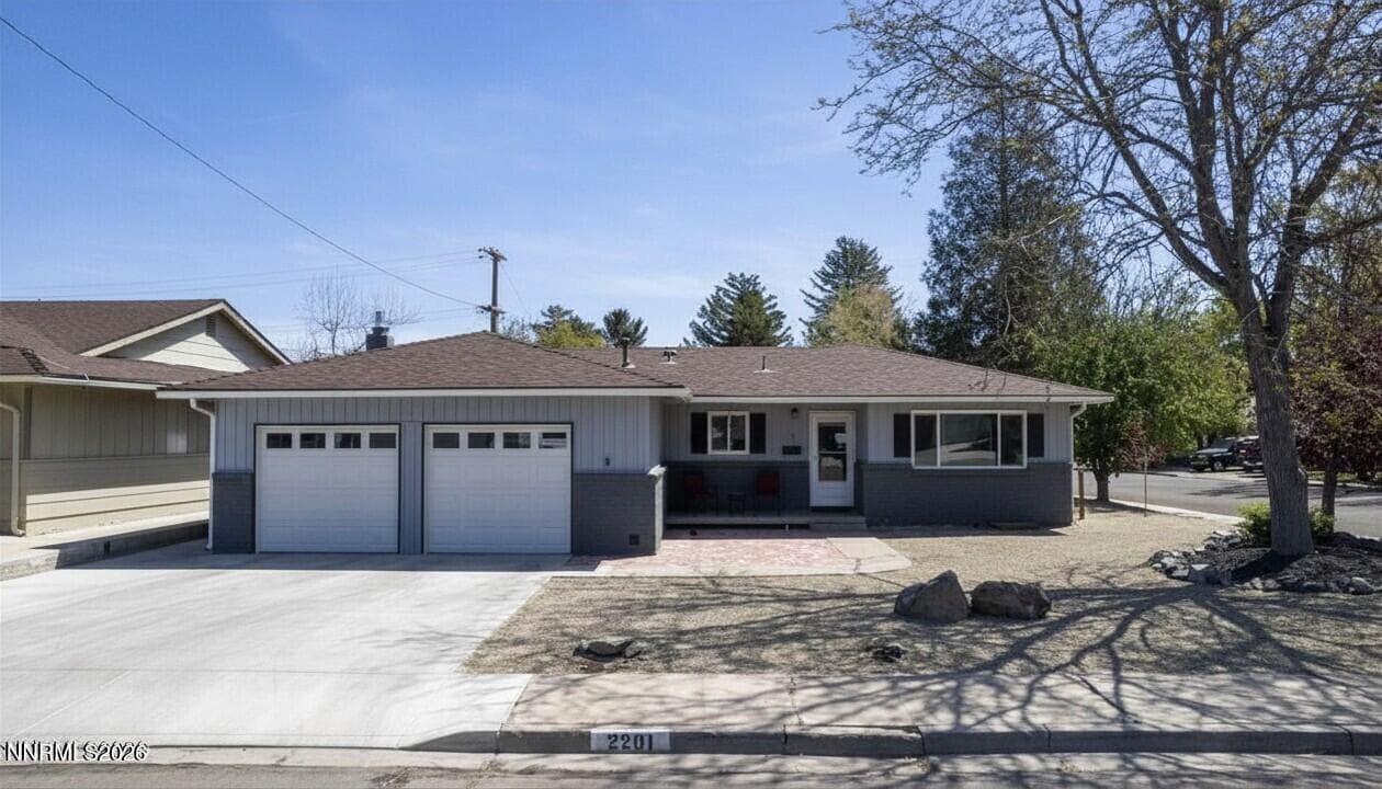 2201 Glenn Dr — photo 1