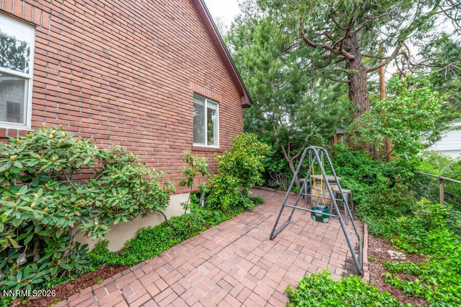 699 Saint Lawrence Ave — photo 38