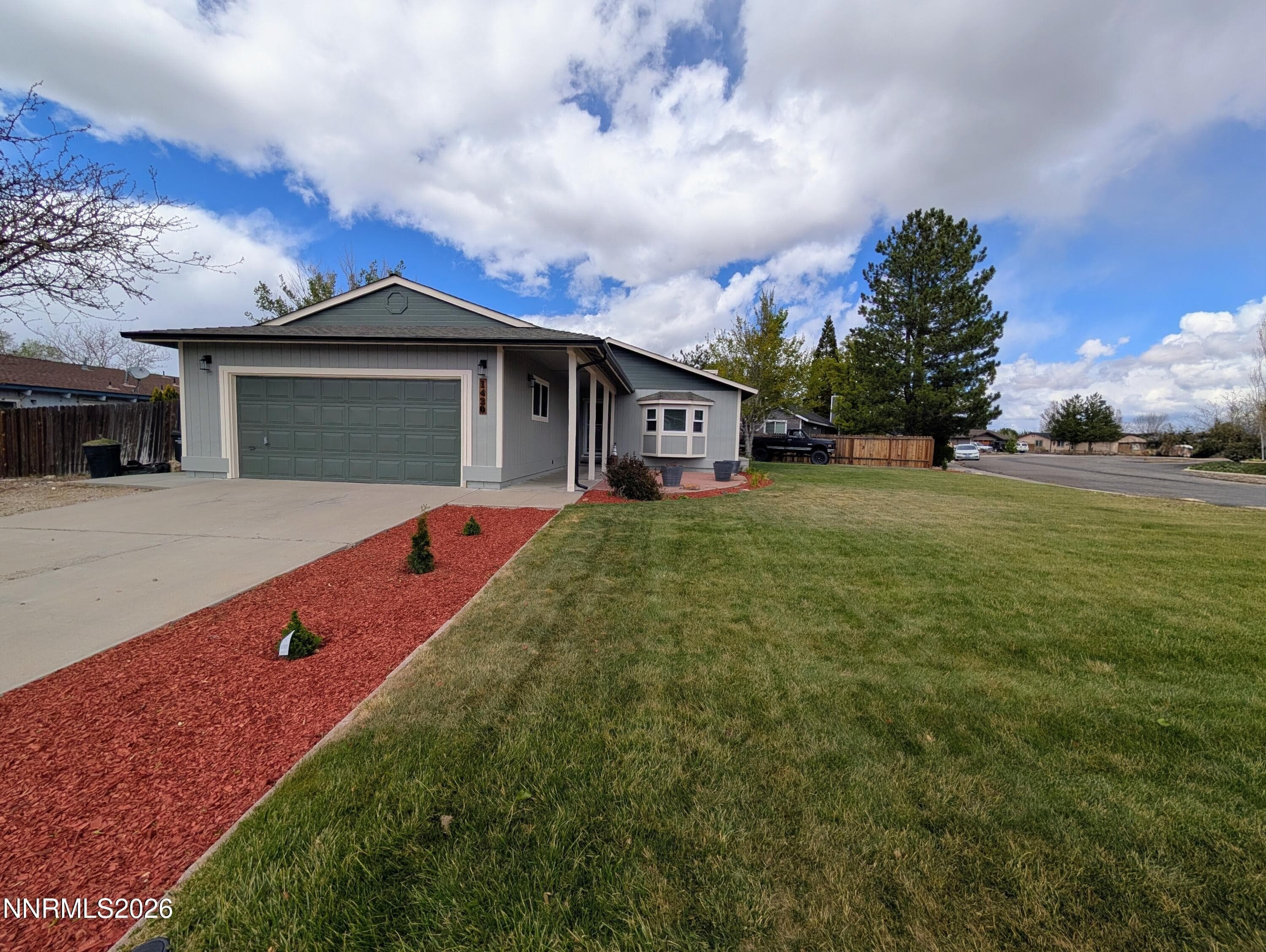 1420 Berry Ln — photo 2