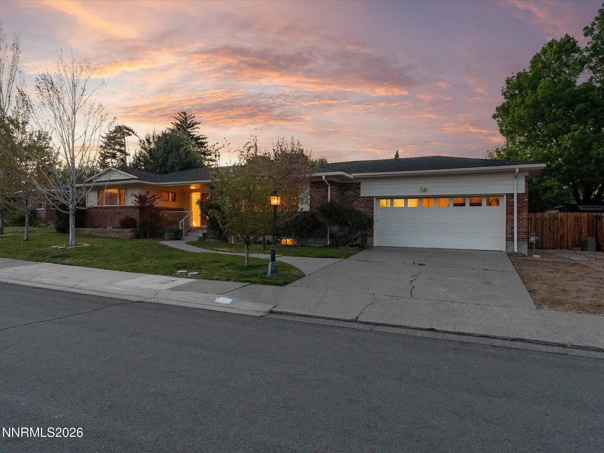 775 BROOKFIELD DR - Photo 2