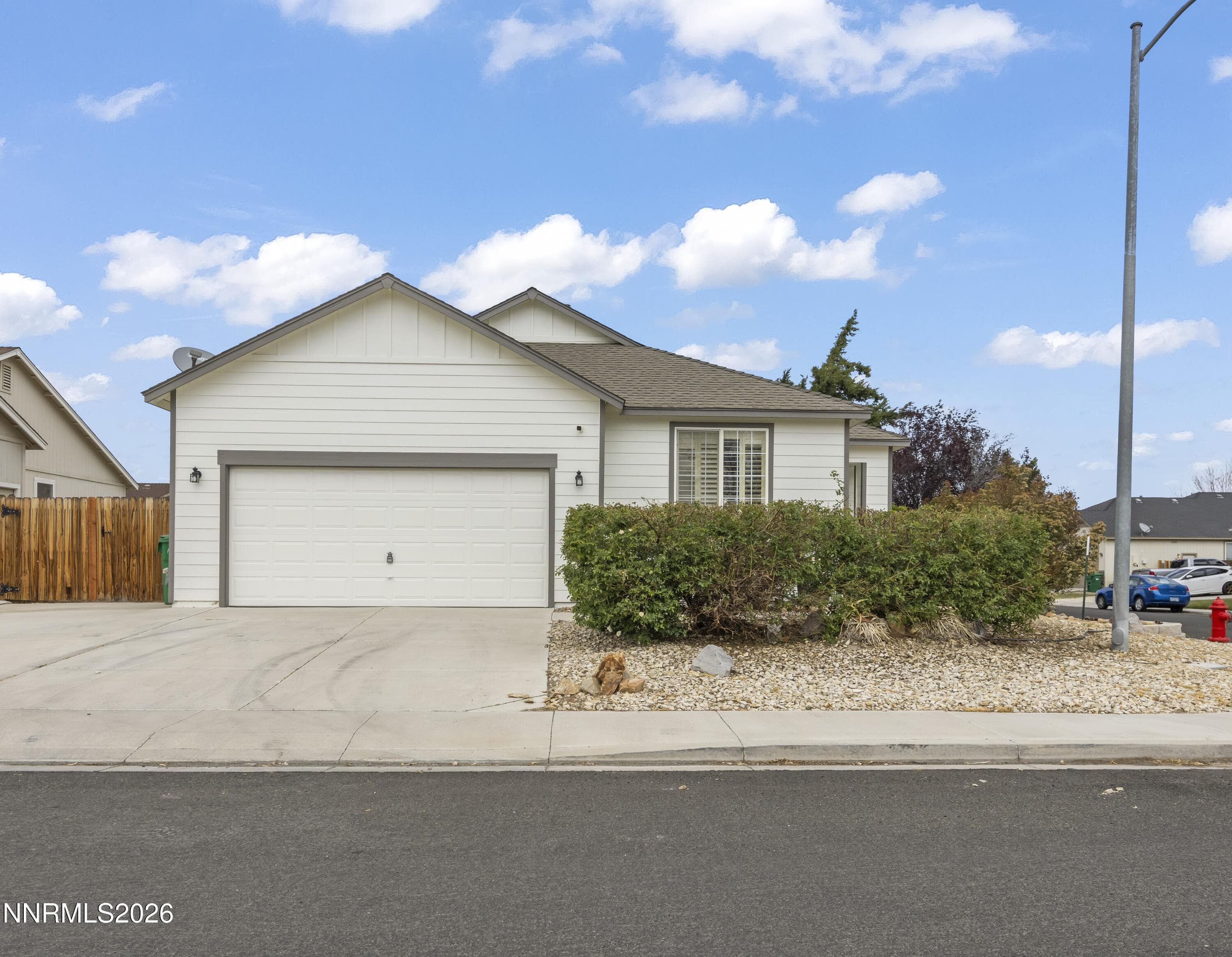 1800 Hickory Ln — photo 1