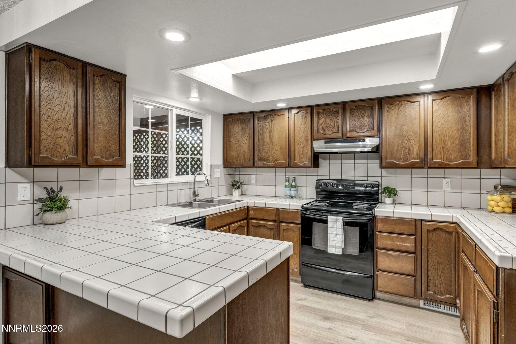 375 GLEESON WAY - Photo 4