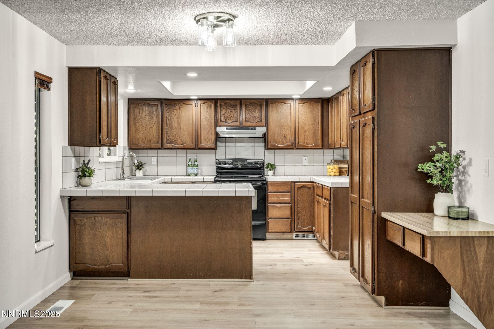 375 GLEESON WAY - See more photos