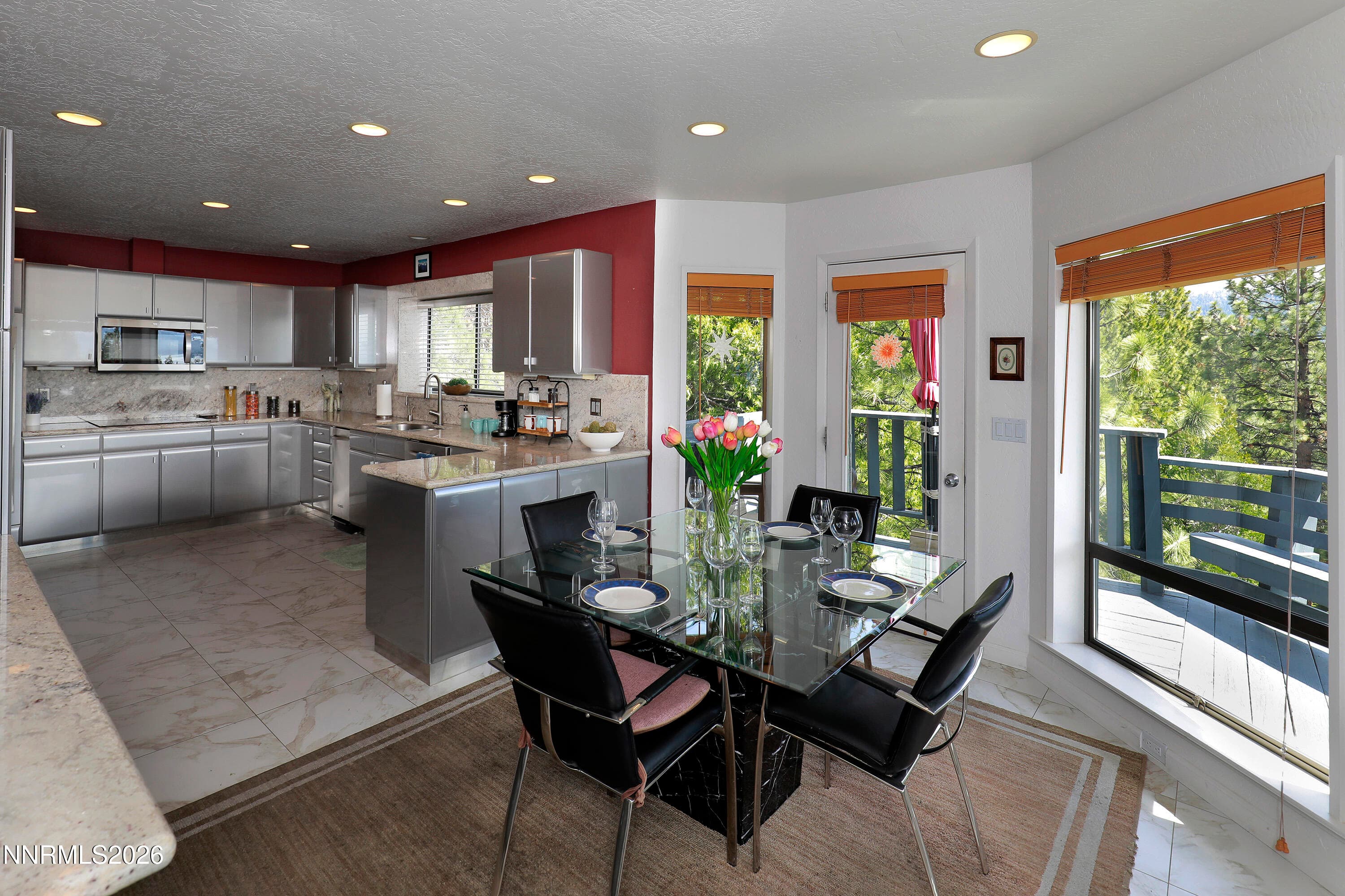 453 SEMINOLE CT - See more photos