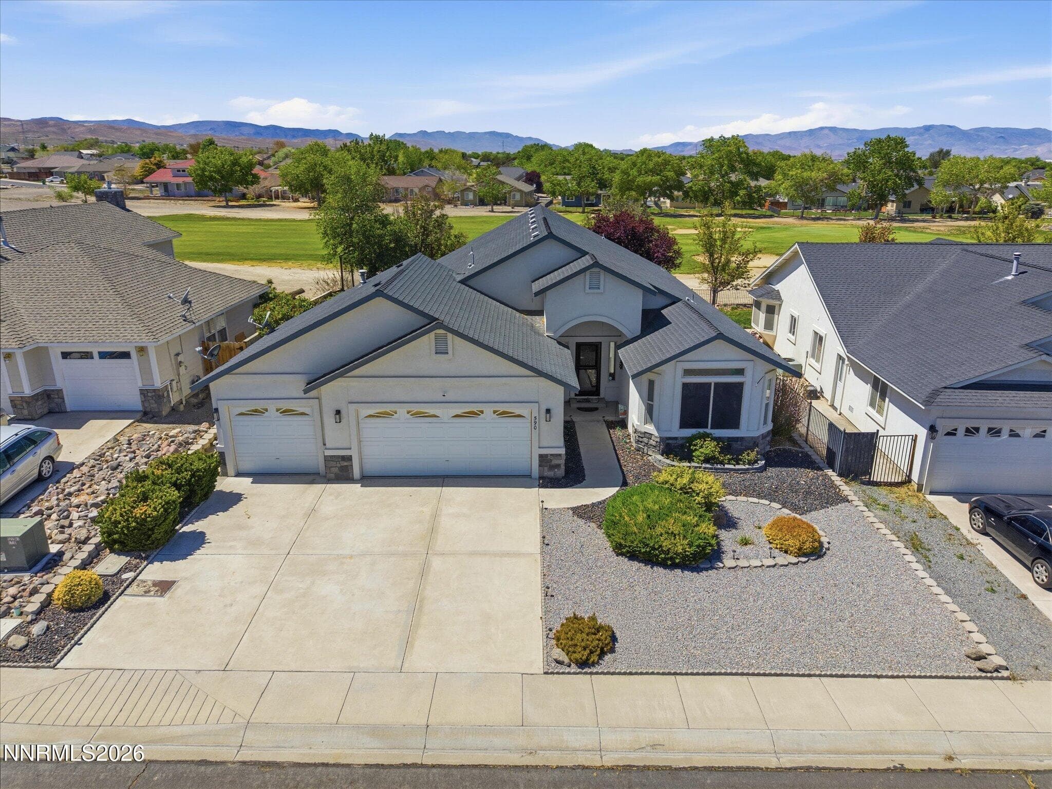 590 Wedge Ln — photo 1