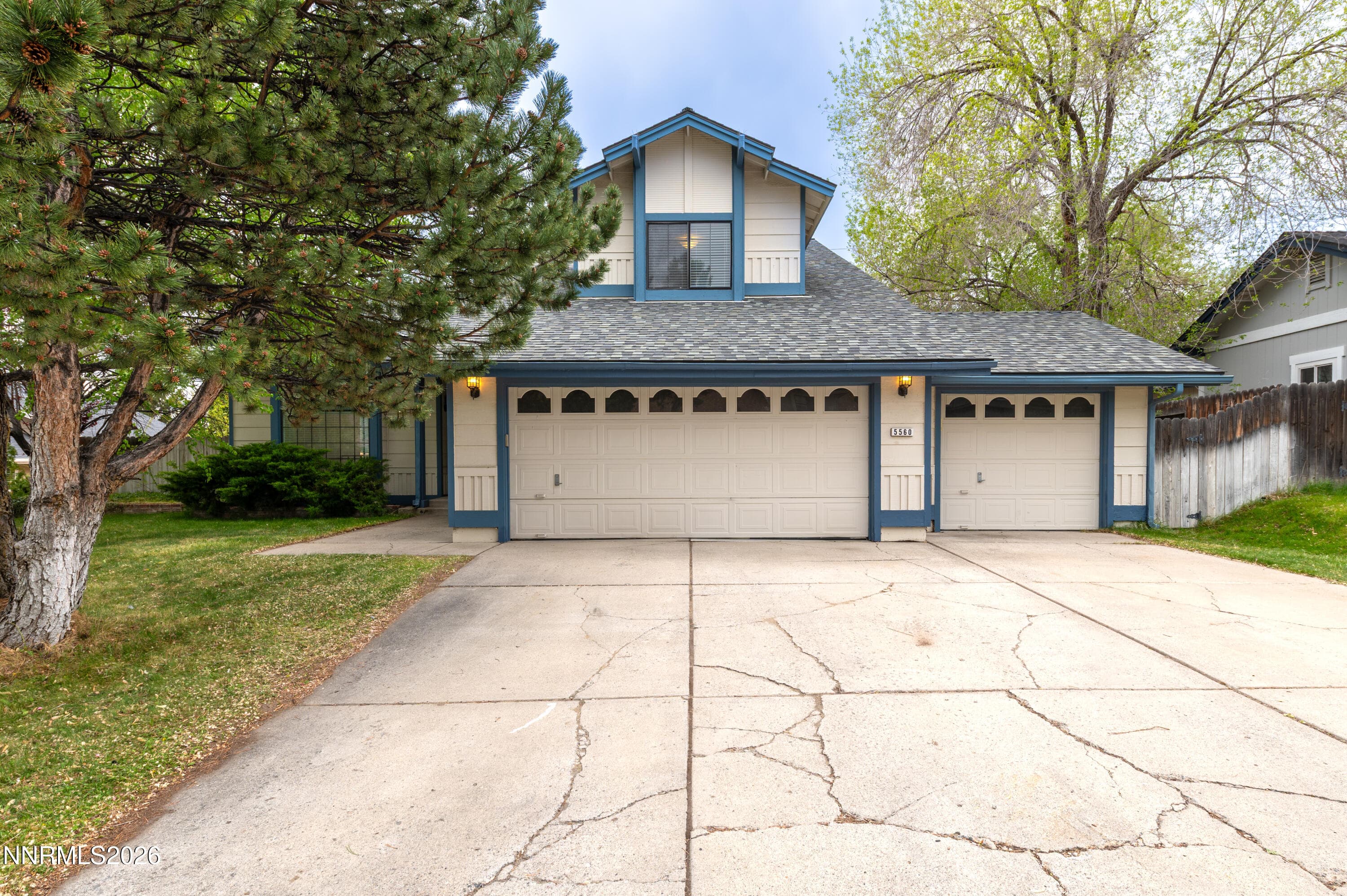 5560 E Rainbow Ridge Ct — photo 2