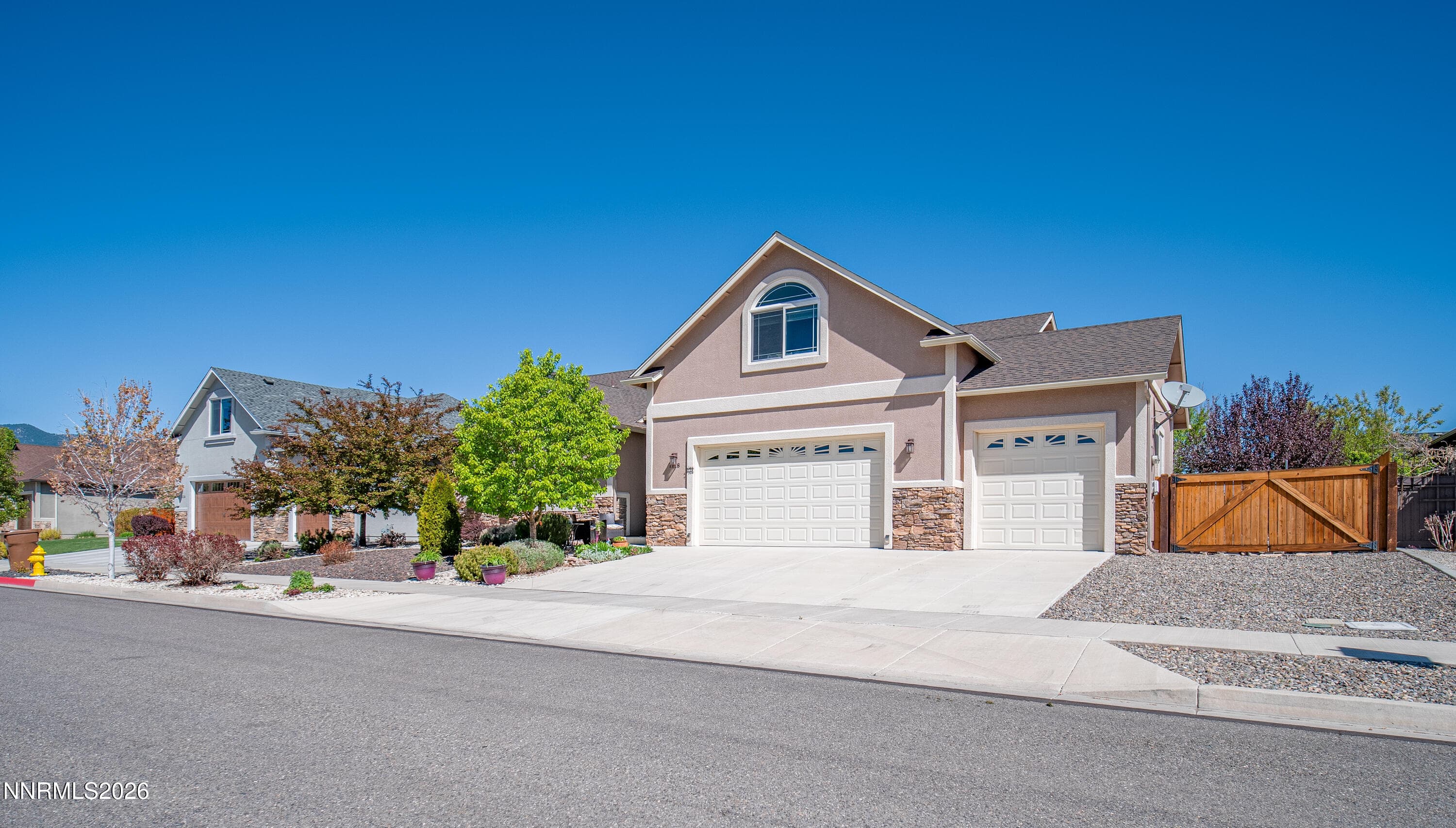 1118 Chantel Dr — photo 1
