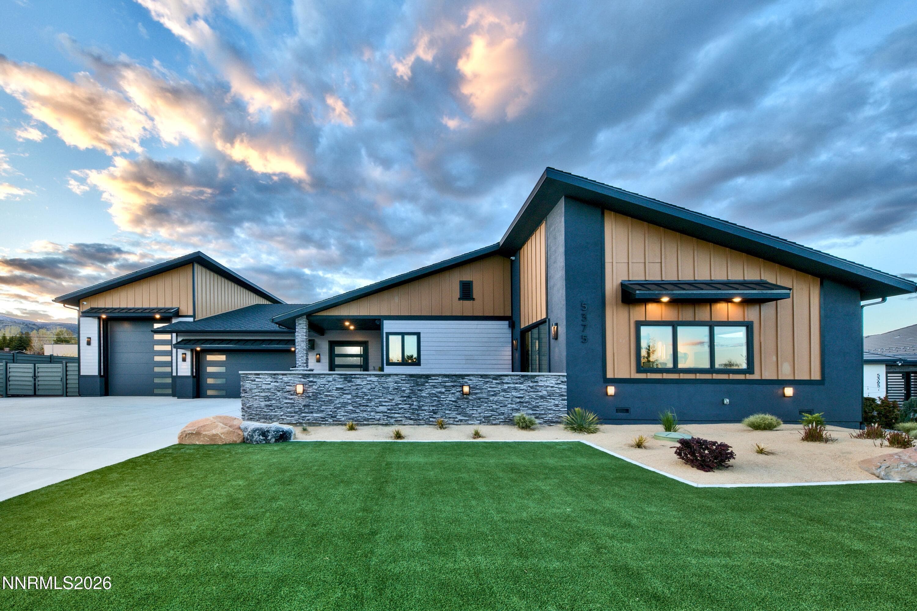 5375 MOUNTAIN CREEK RD - Photo 1