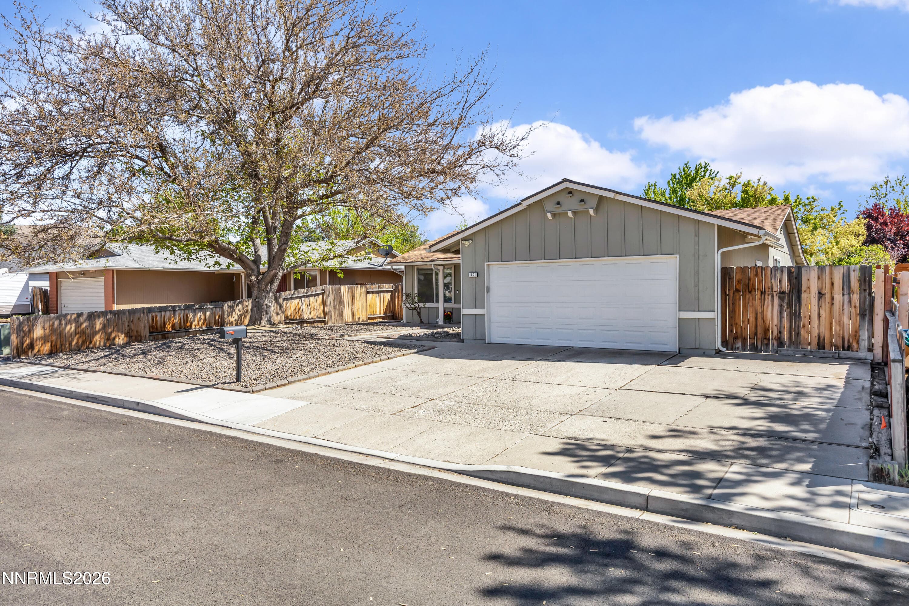 1701 Clover Leaf Dr — photo 2