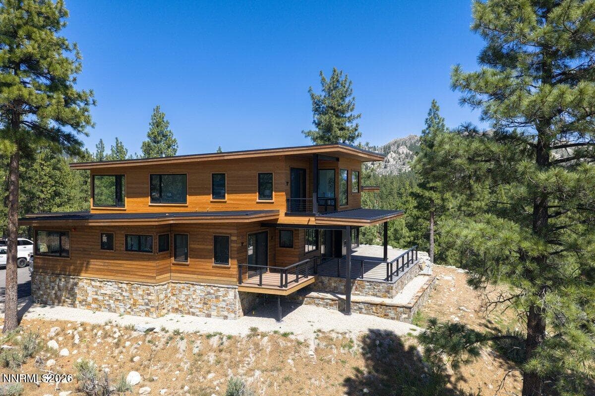 200 OVERLOOK DR - See more photos