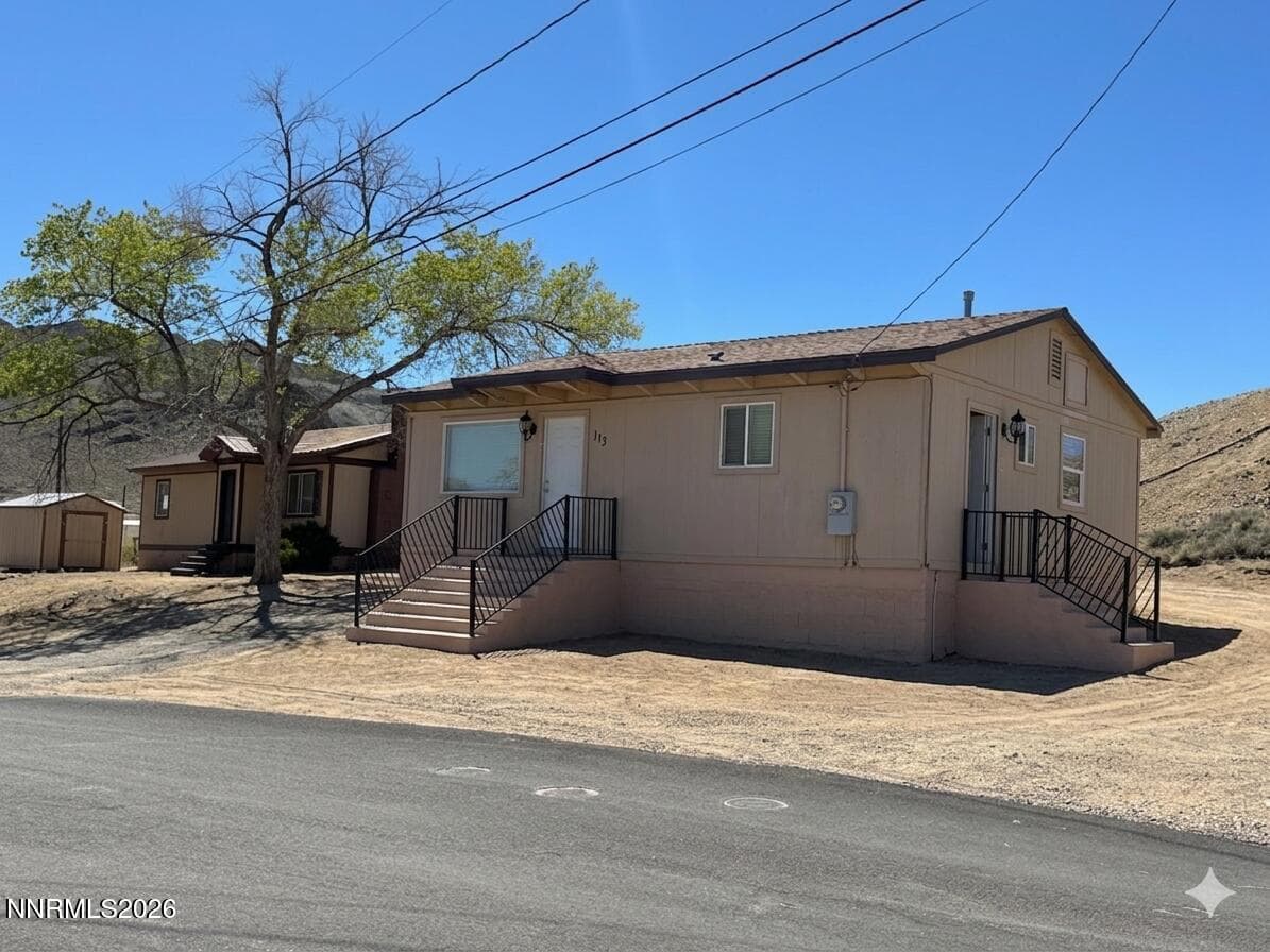 205 E Magnolia Ave — photo 2