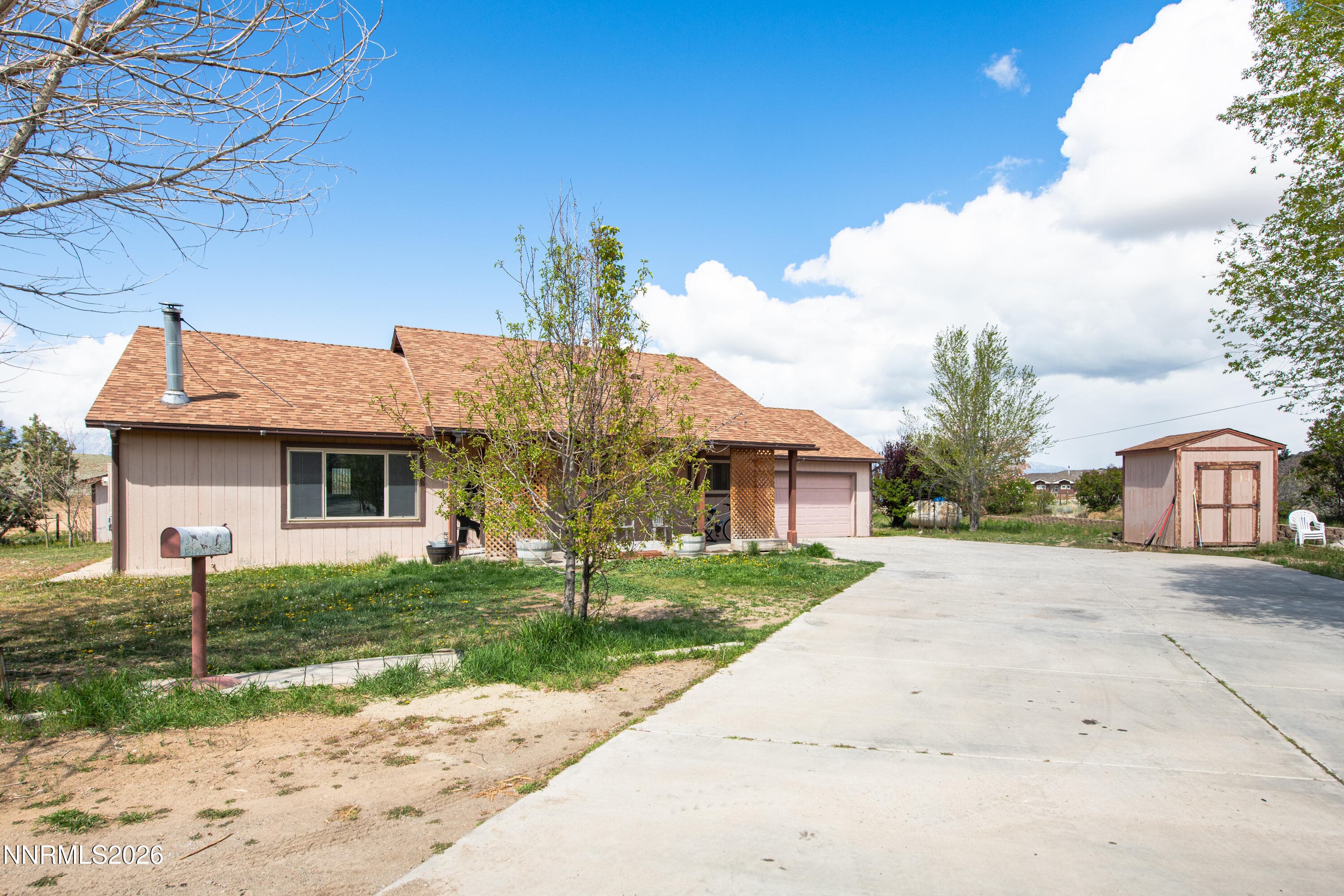 1504 FAHIM DR - Photo 2