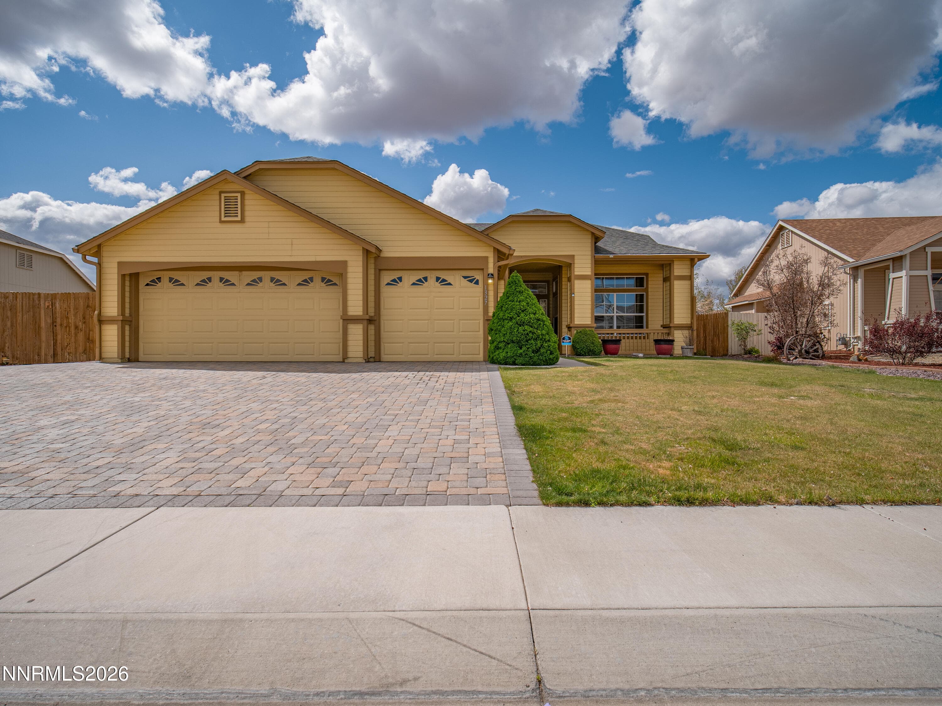 1327 Grassland Rd — photo 1