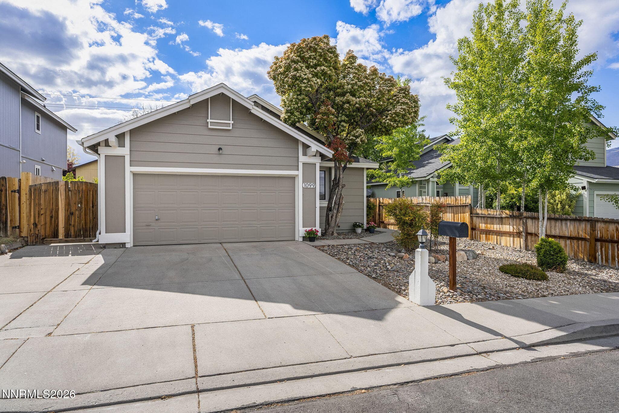 1099 Mcgee Dr — photo 1