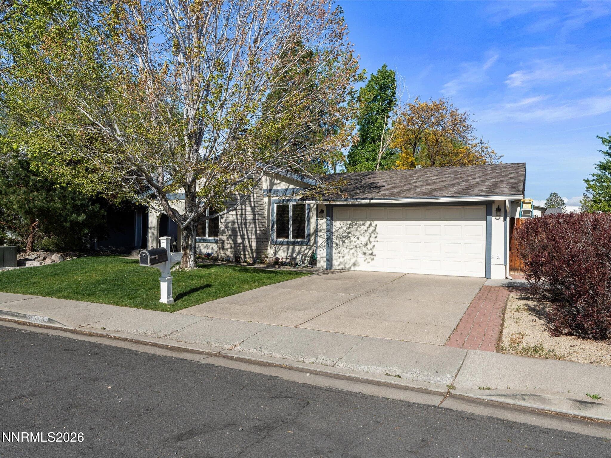 3881 Amador Way — photo 2