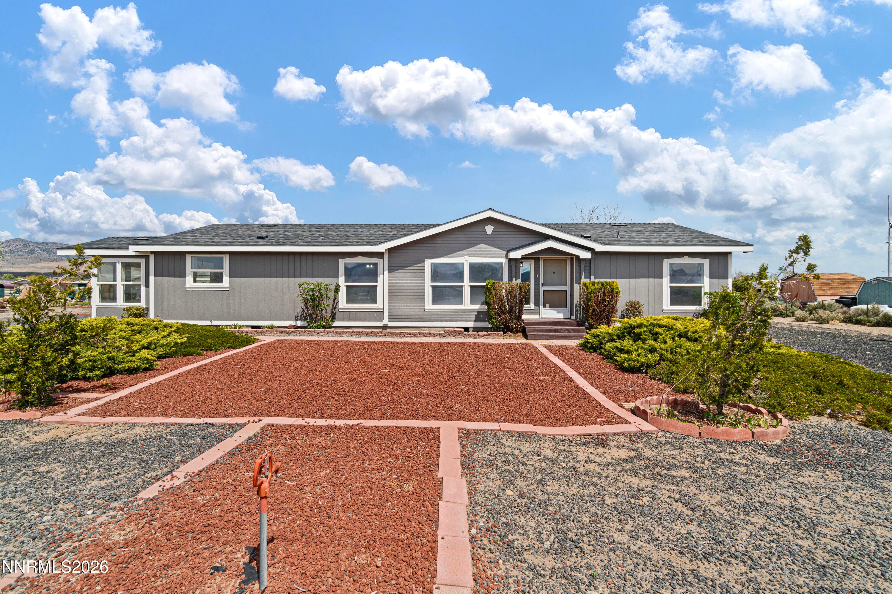 312 Phyllis Way — photo 1