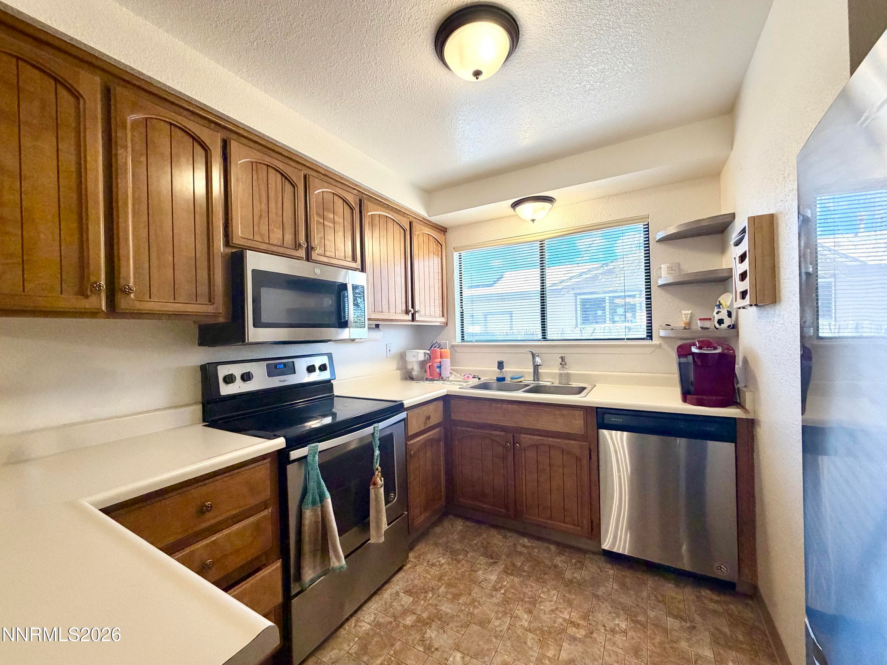 907 AMADOR CIRCLE - Photo 3