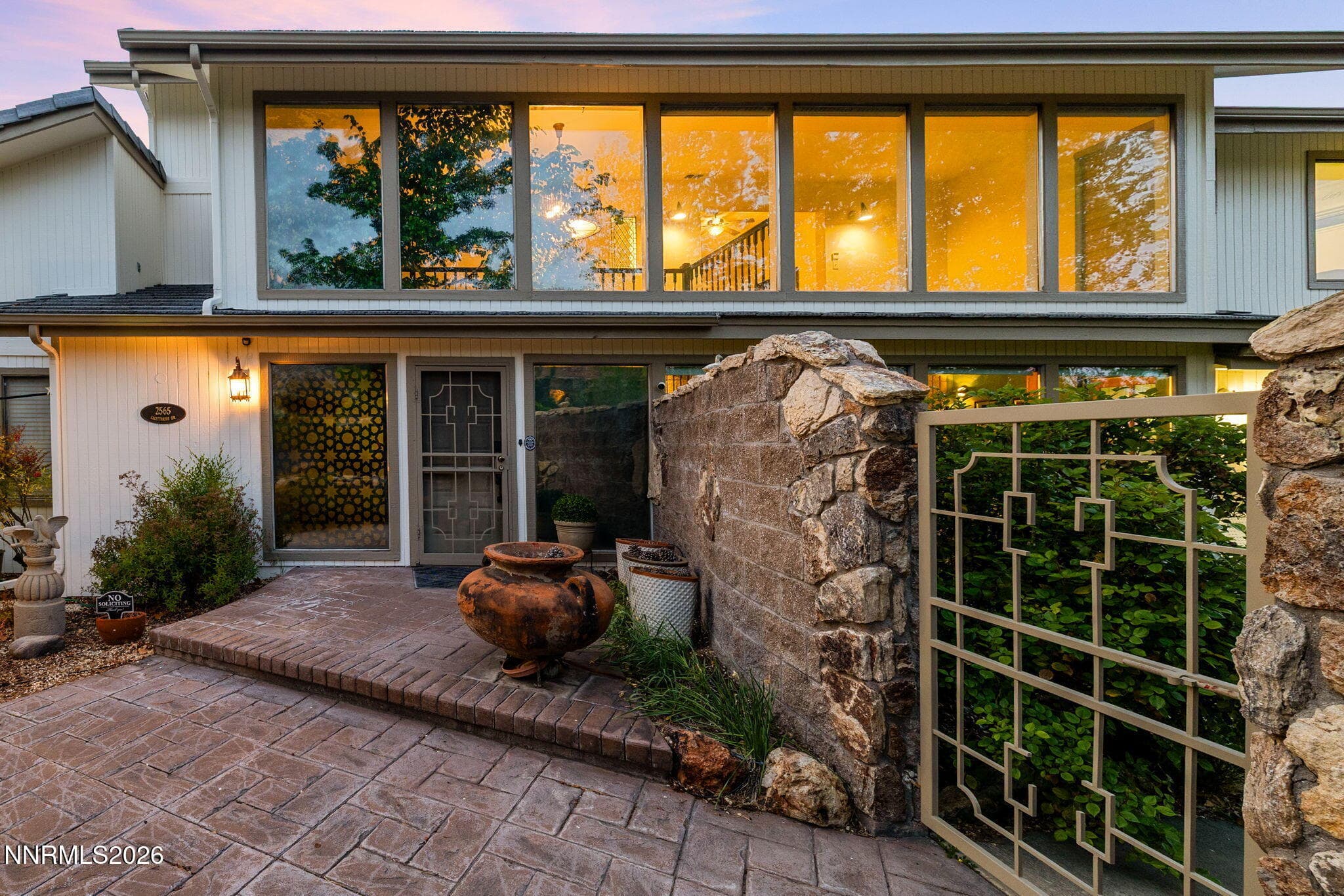 2565 SAGITTARIUS DR - Photo 2