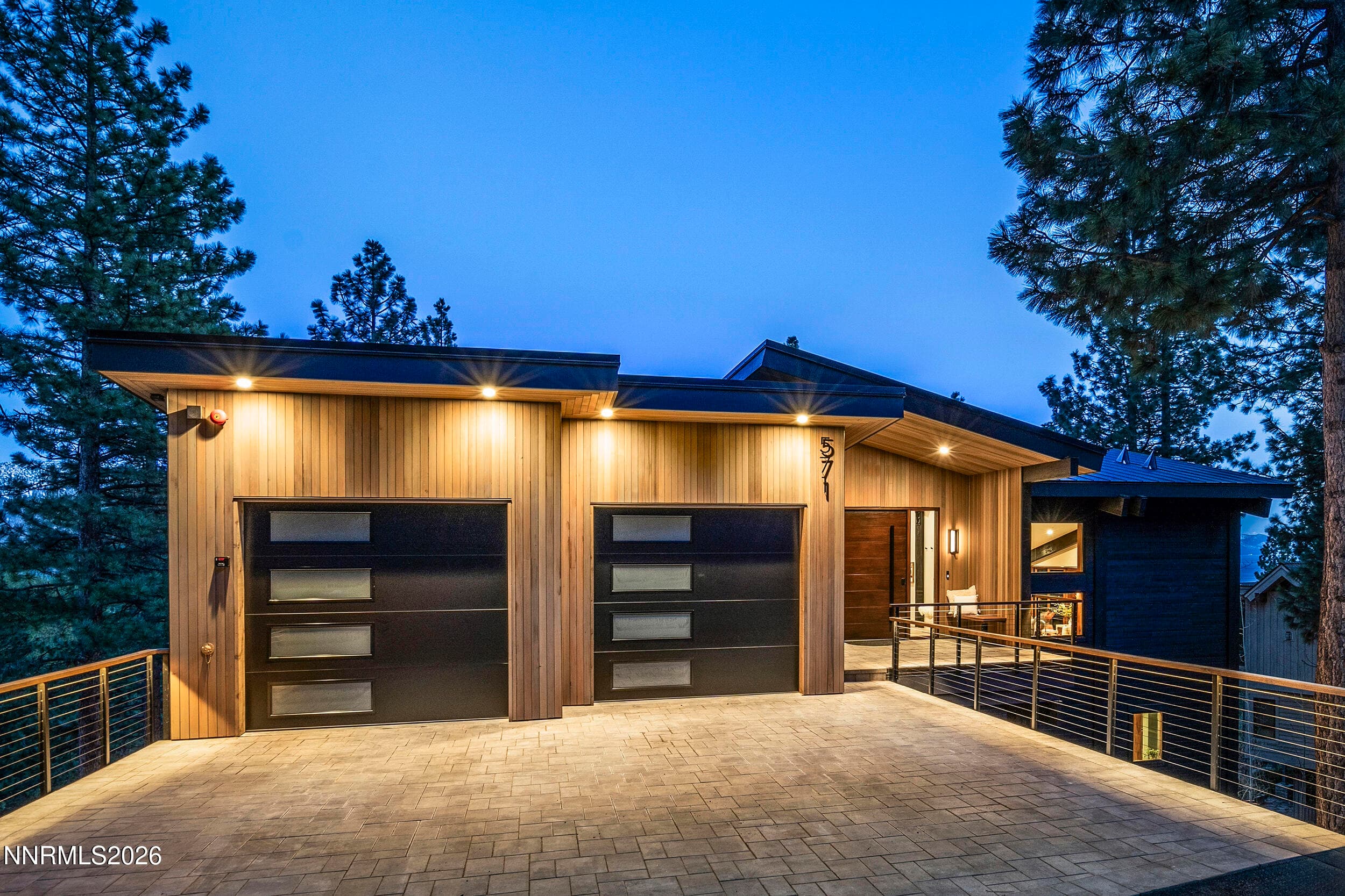 571 Dale Dr — photo 1