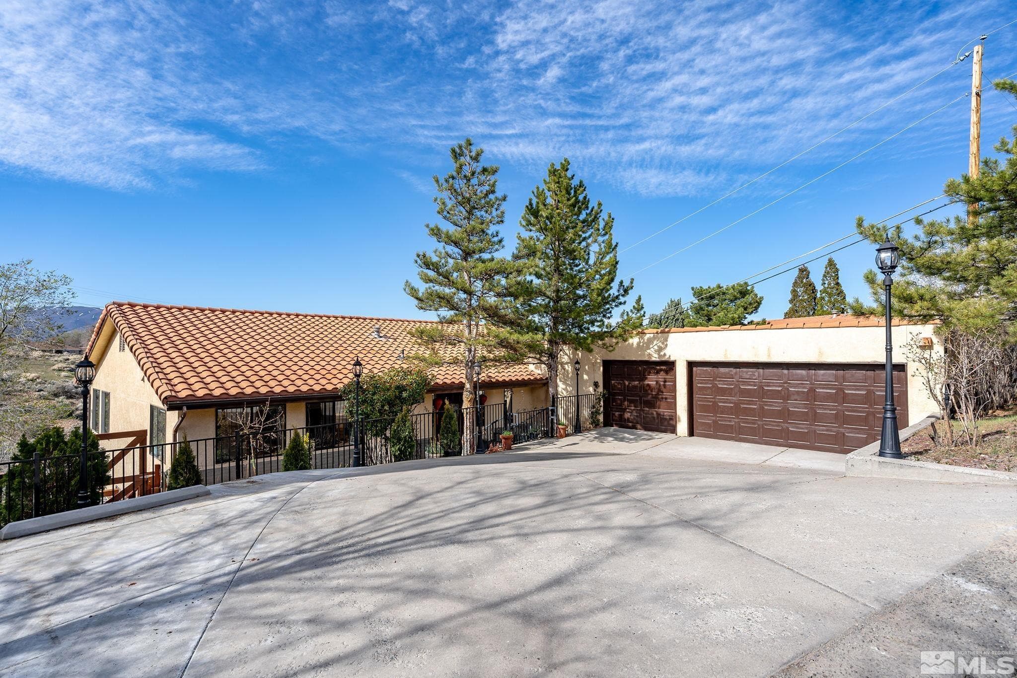 3075 MARKRIDGE DR - Photo 1