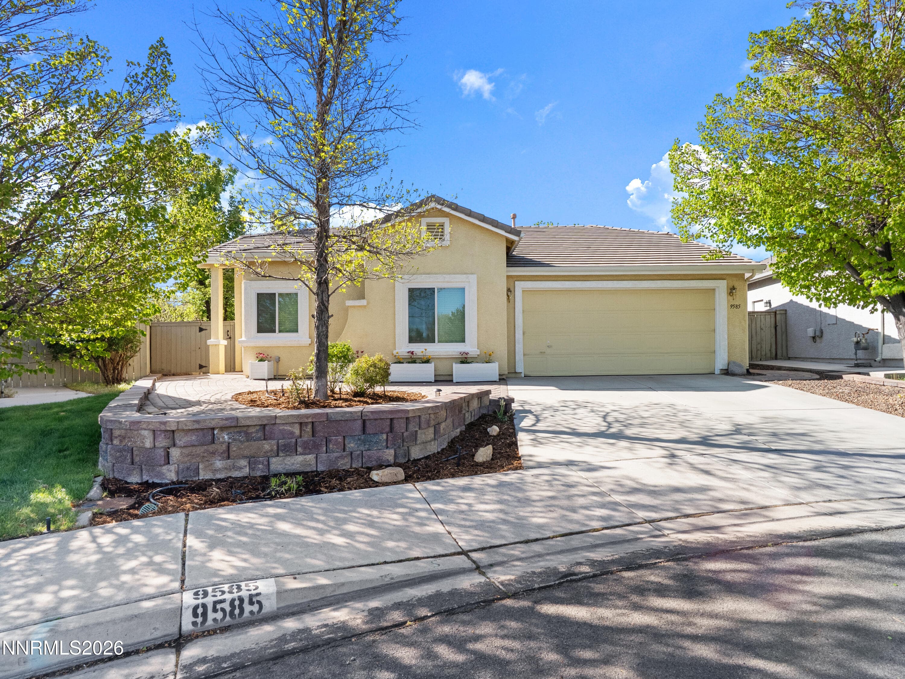 9585 Navigator Dr — photo 1