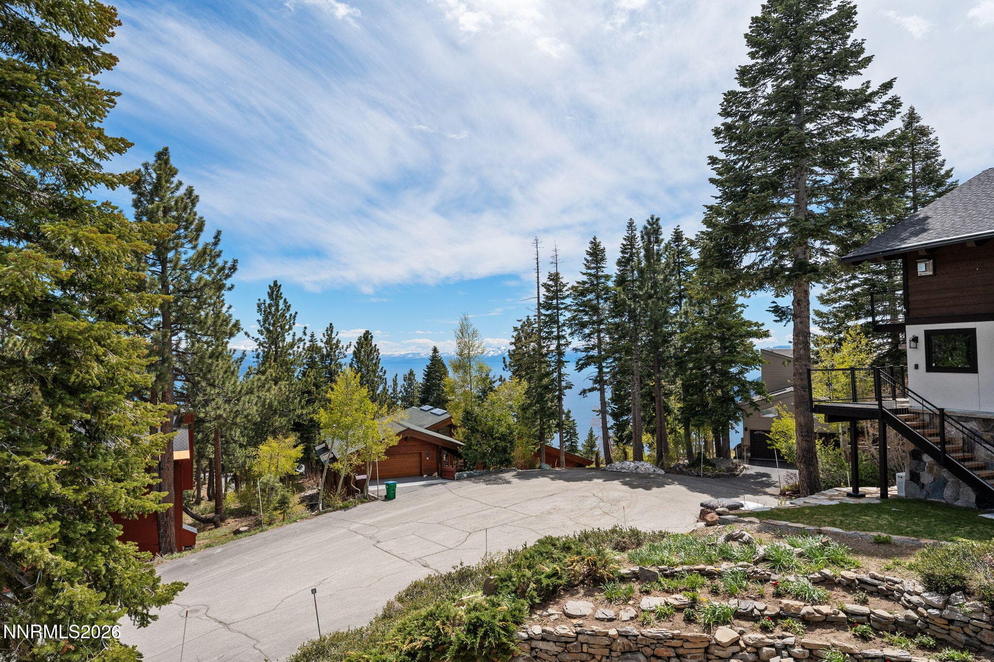 608 DOROTHY CT - Photo 4