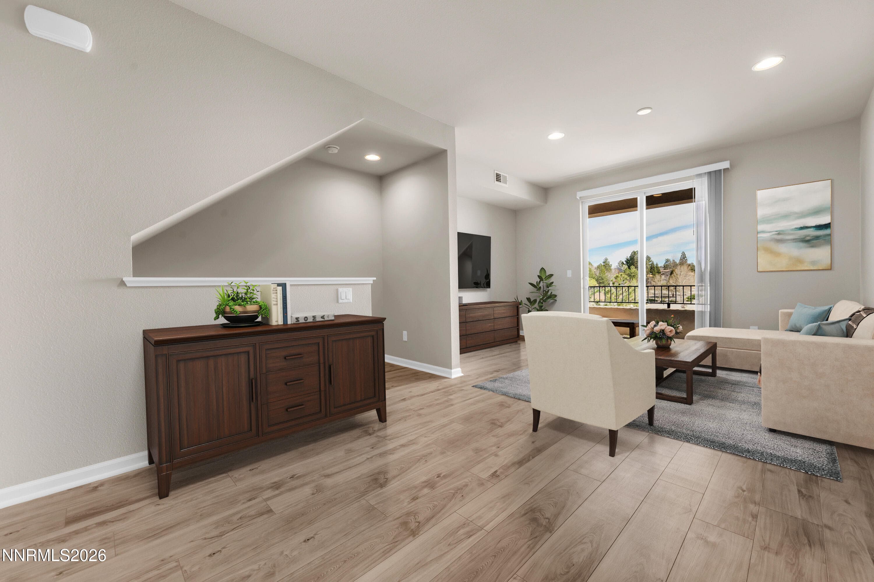 2150 Altamira Dr — photo 1