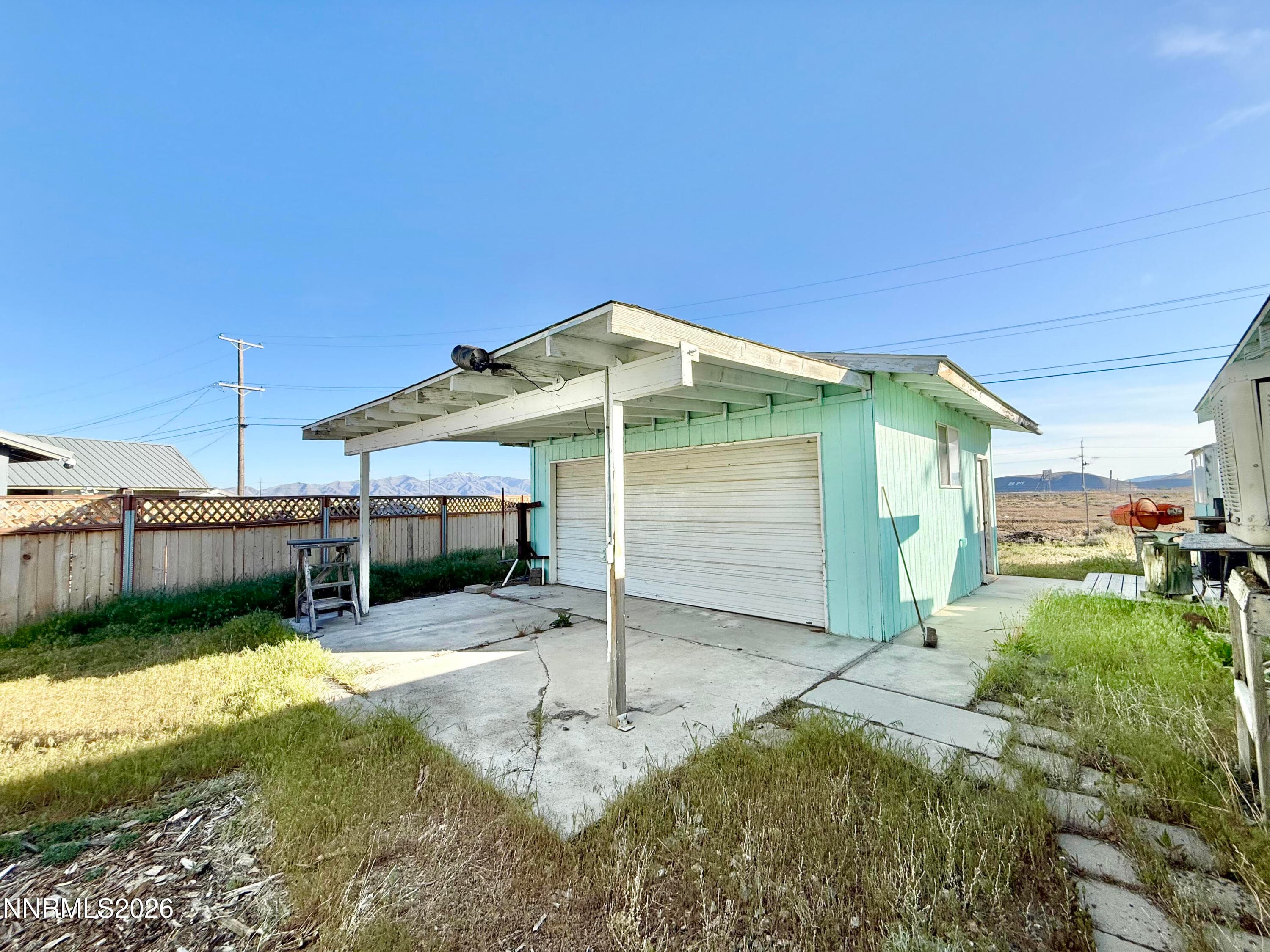 1178 GOLD CREEK AVE - Photo 2