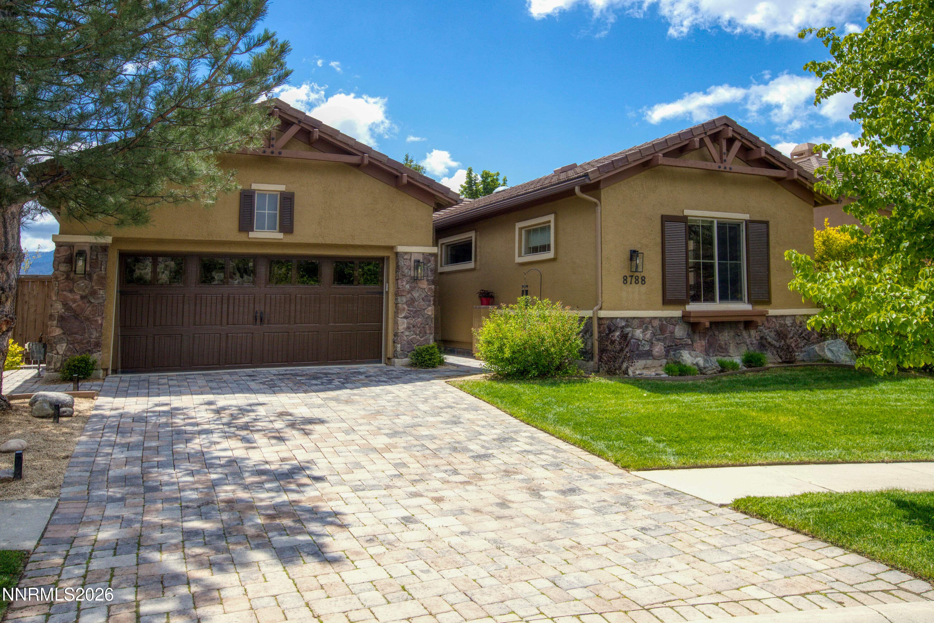 8788 Lynrock Circle — photo 1