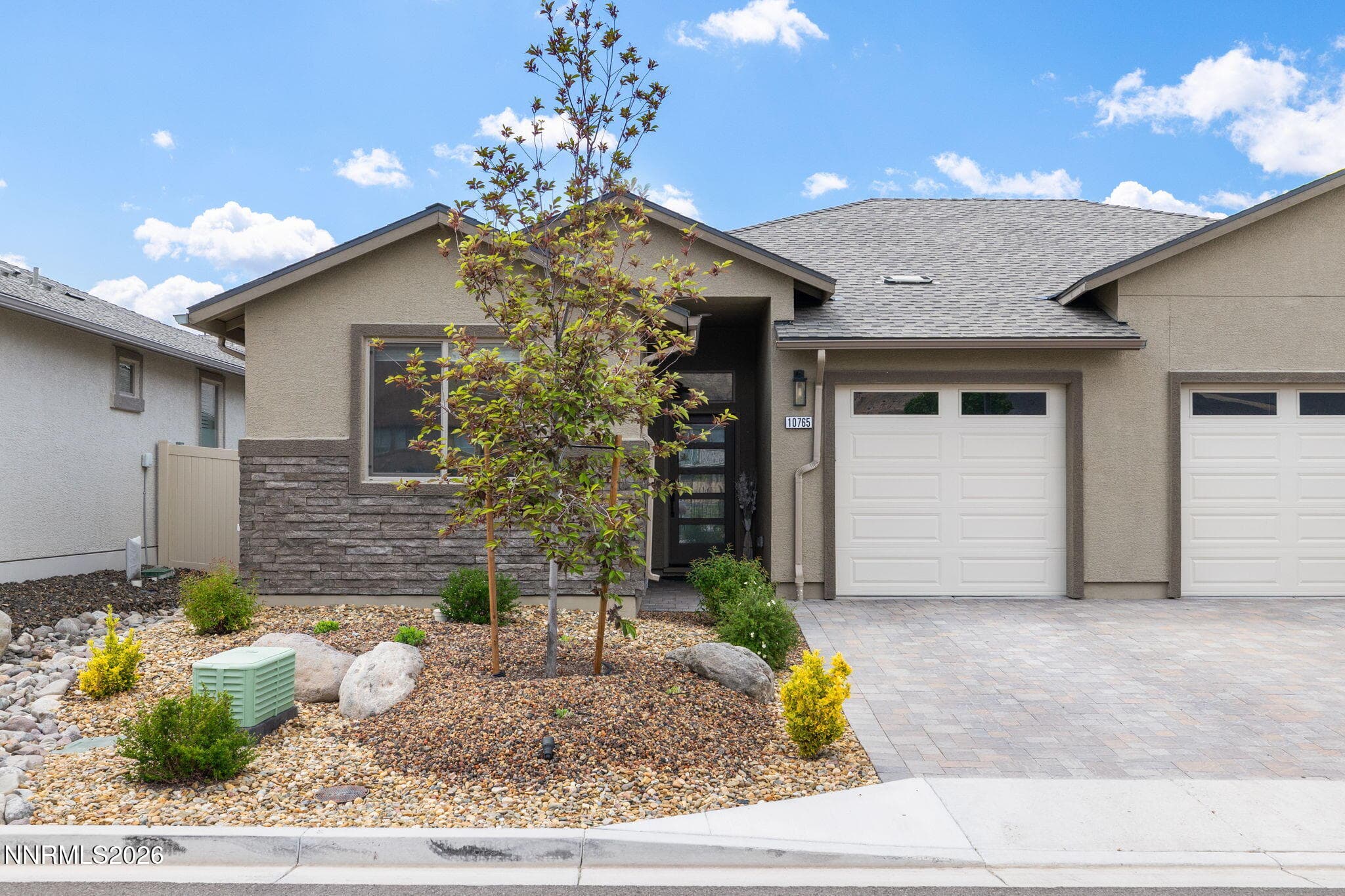 10765 FARMSTEAD LN - Photo 1