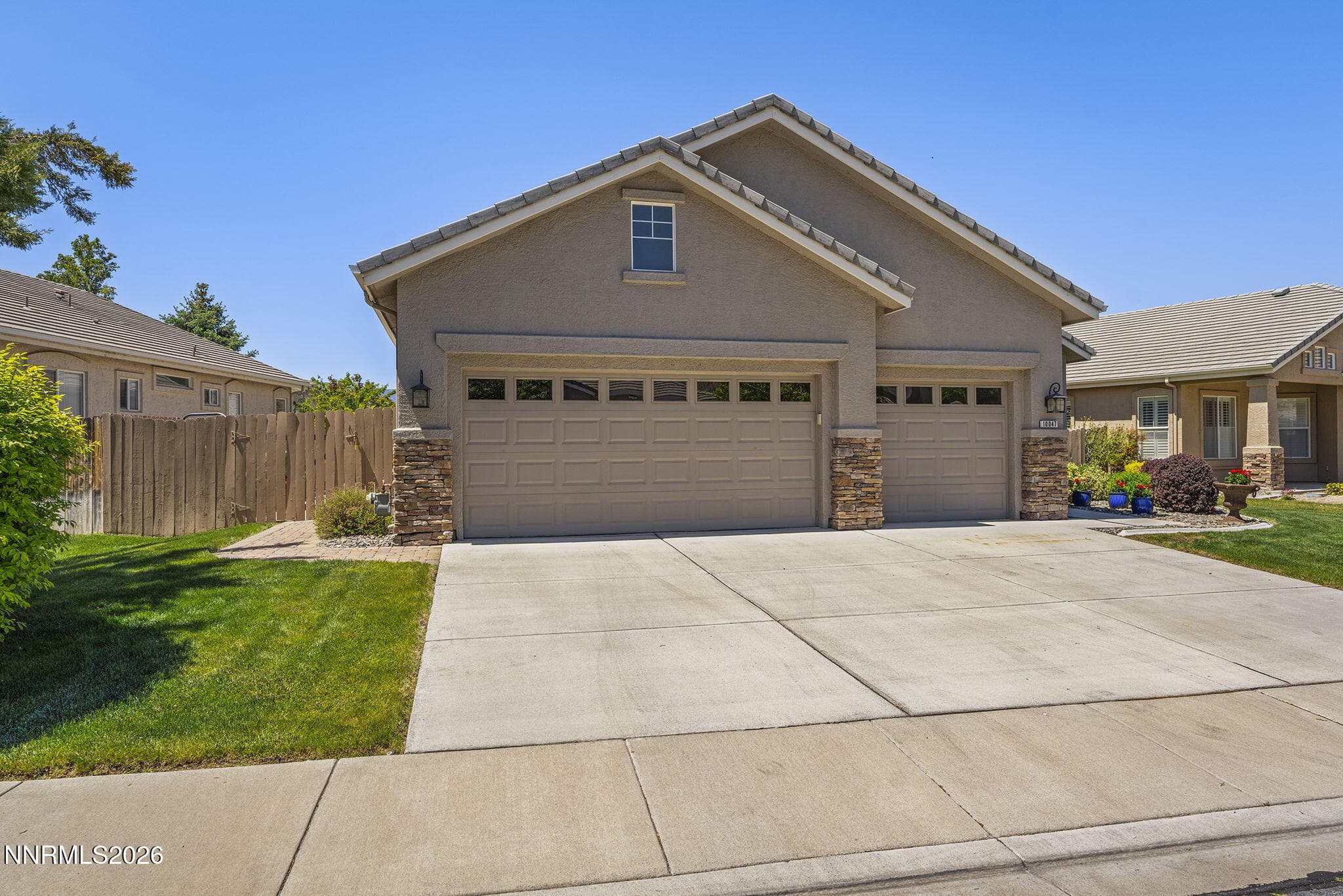 10047 Cascade Falls Dr — photo 2