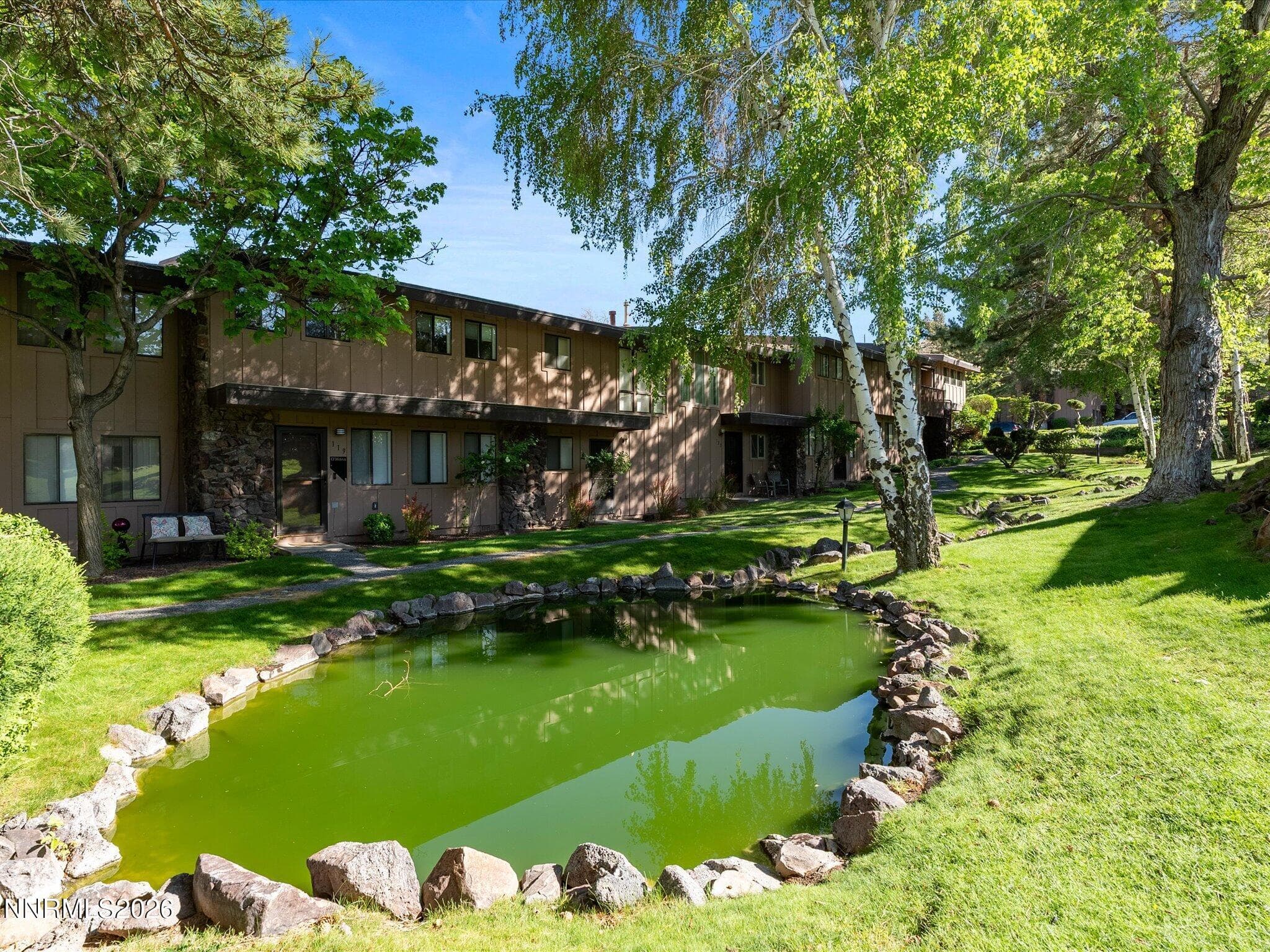 121 Lake Glen Dr — photo 1
