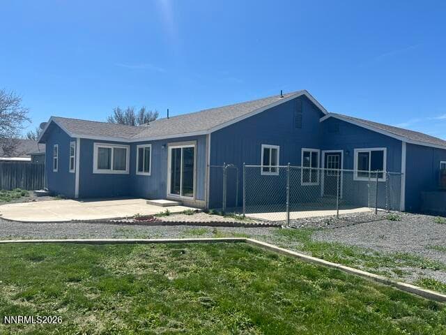 120 Maple Dr — photo 2