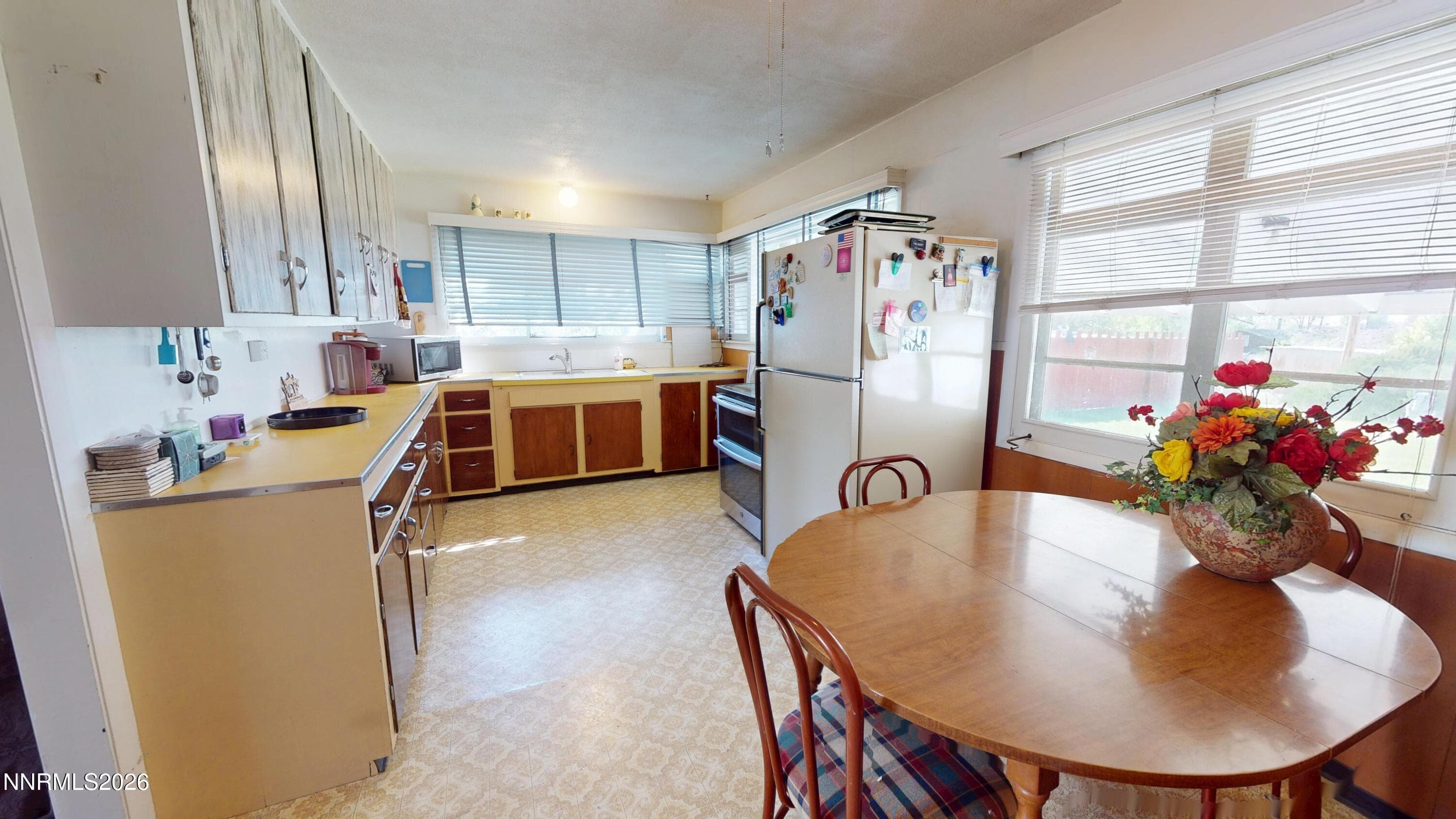 130 KENDALL ST - Photo 5