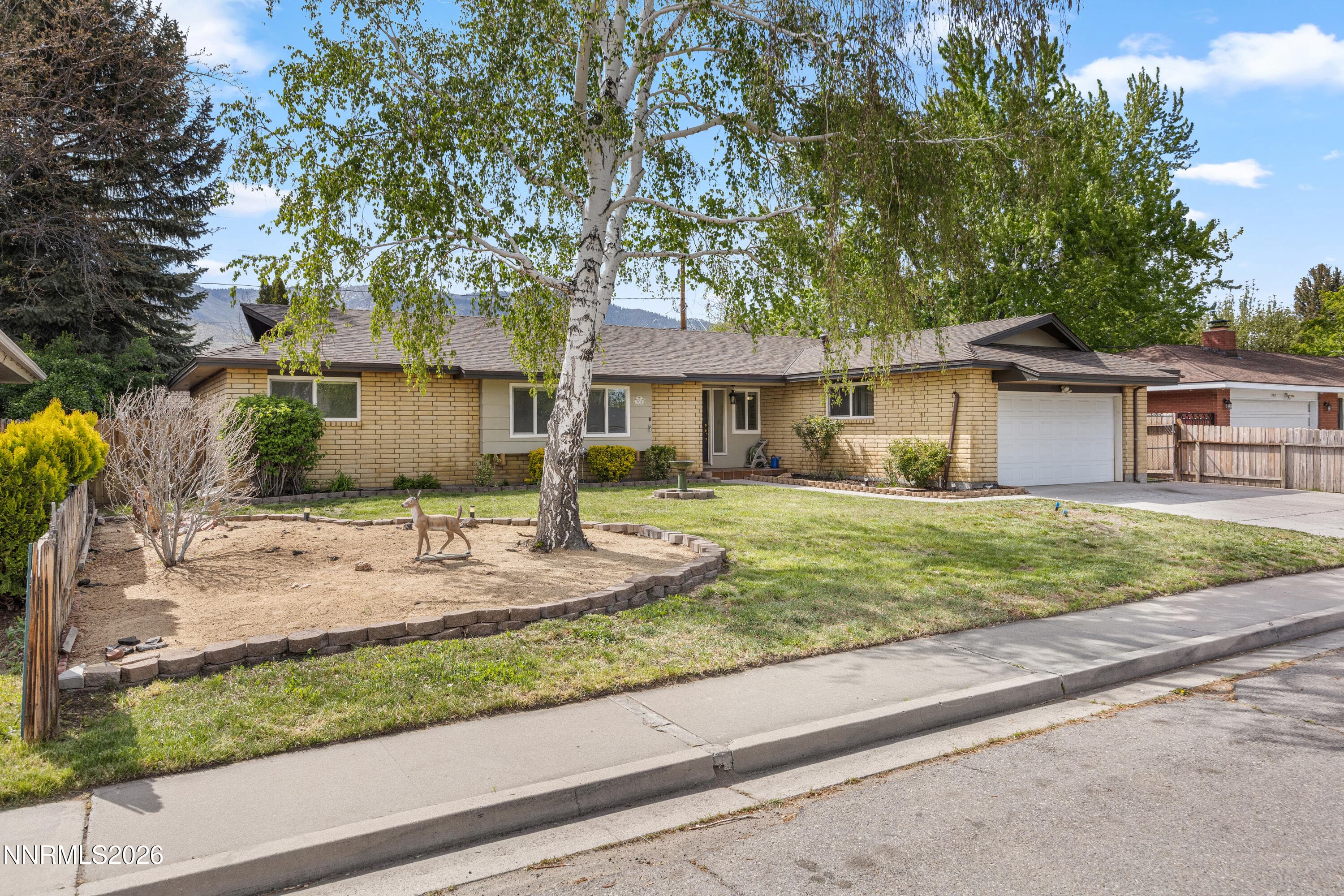904 Saratoga Way — photo 1