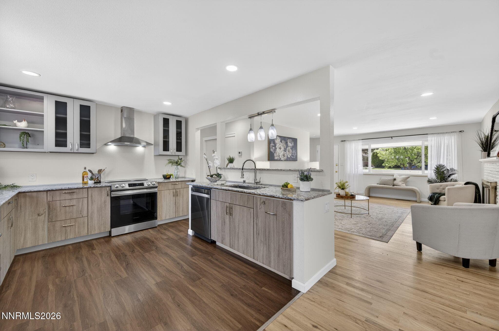 2220 Oreana Dr — photo 2