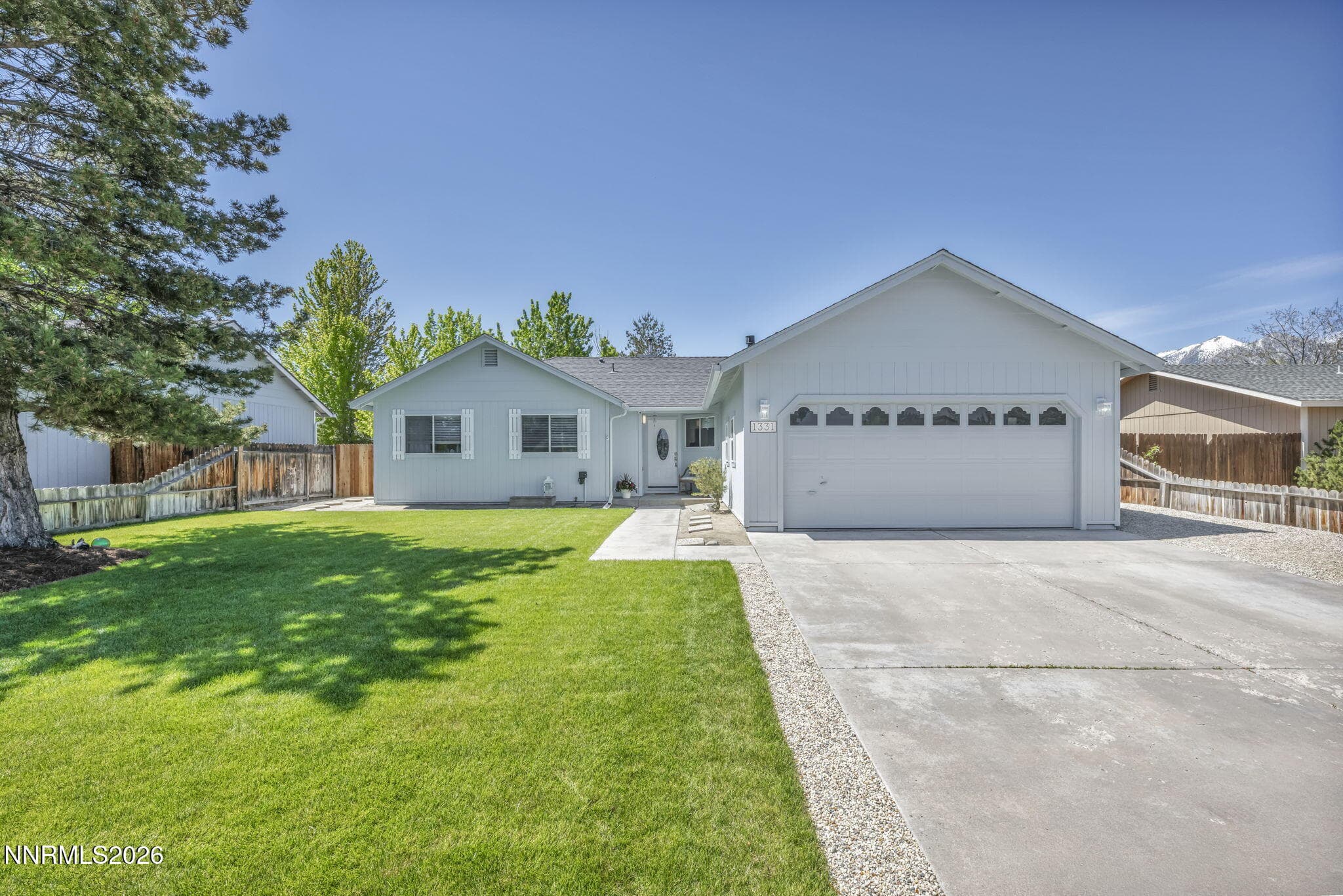 1331 Victoria Dr — photo 1