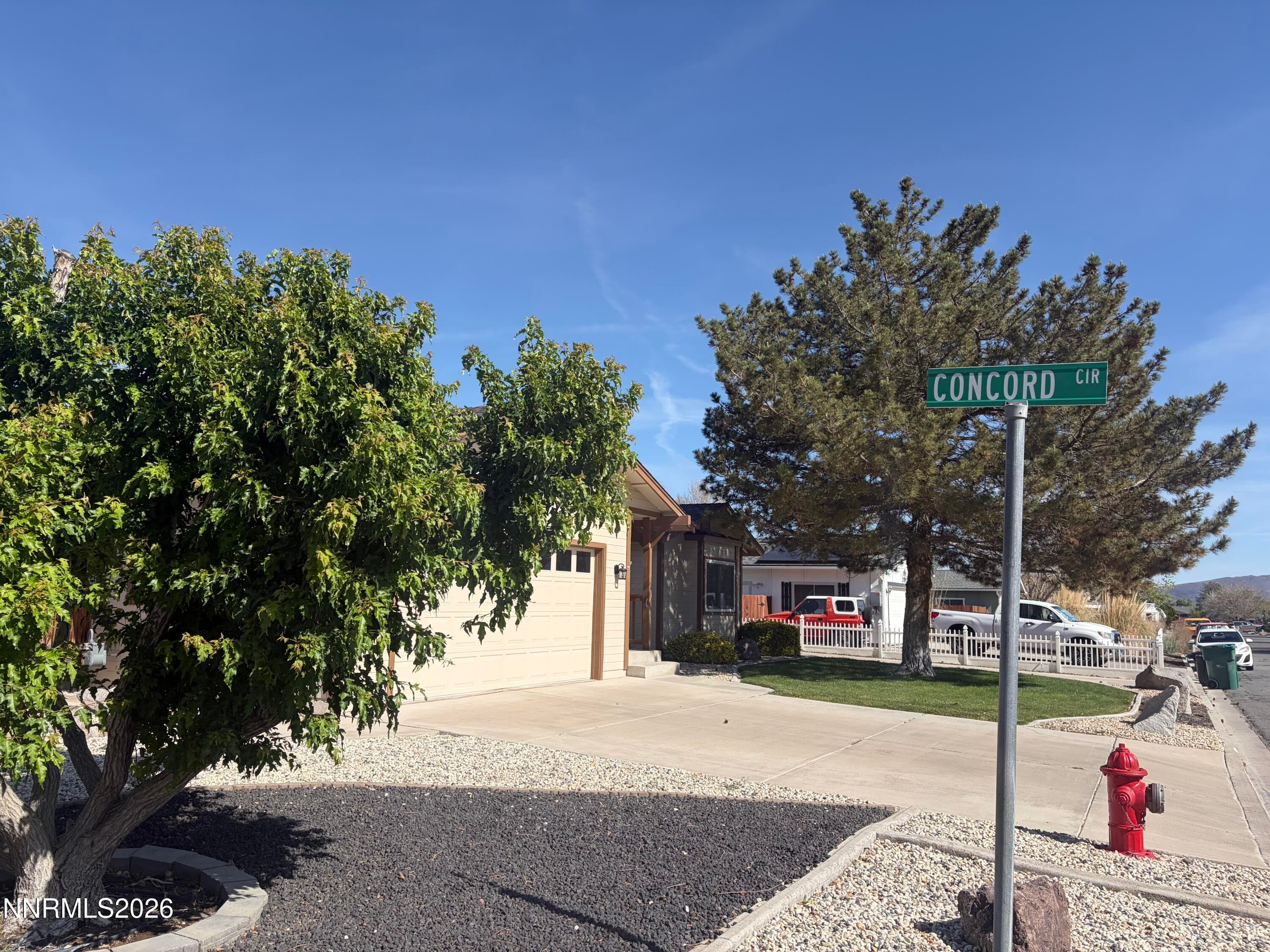 650 Concord Circle — photo 2