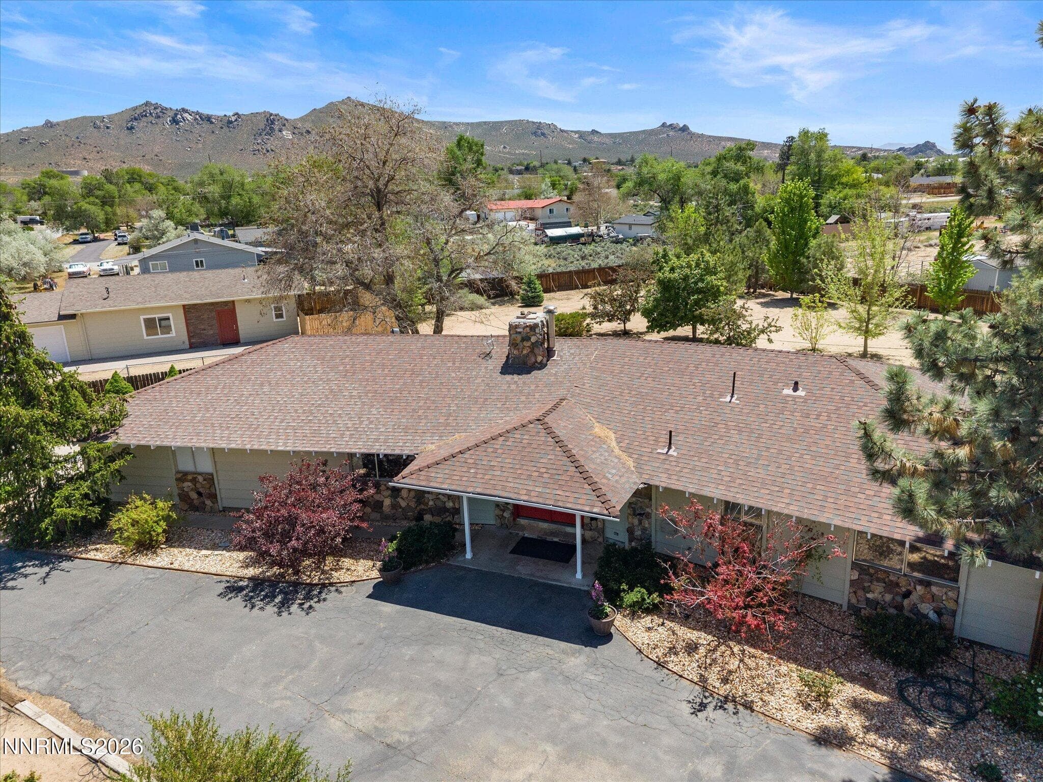 1529 Valley View Dr — photo 1