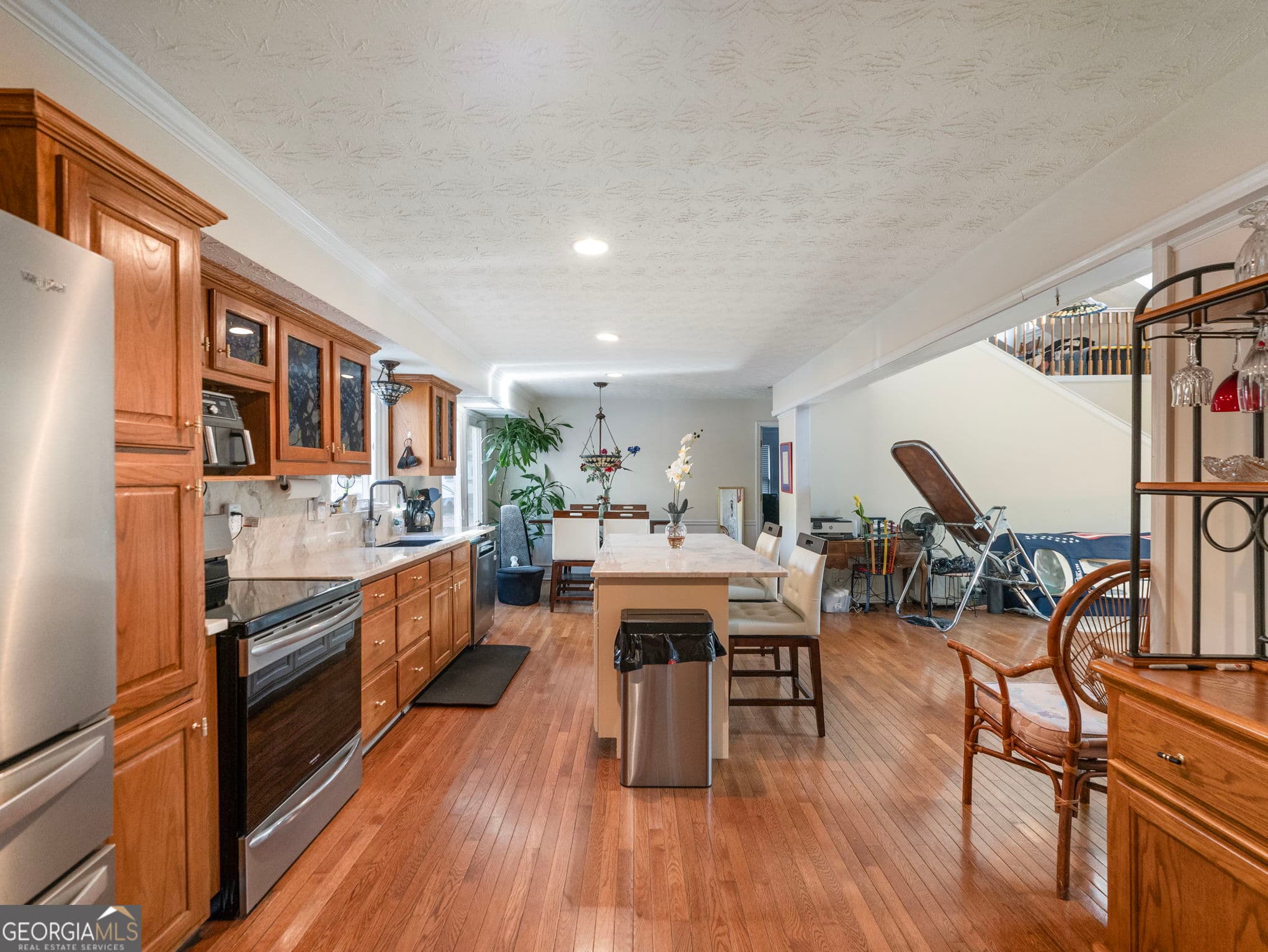 7389 Williams Rd — photo 2