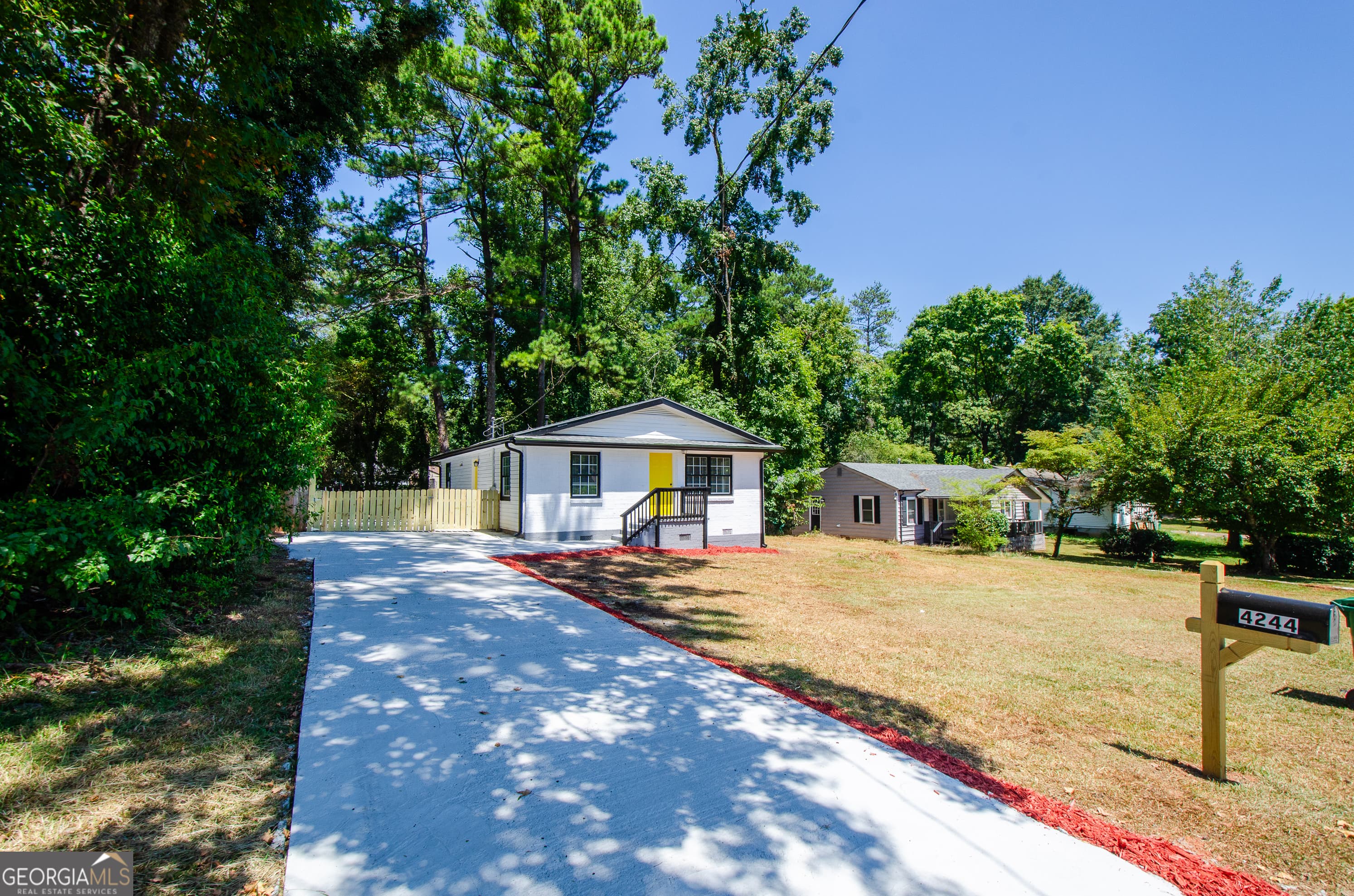 4244 Lindsey Dr — photo 2