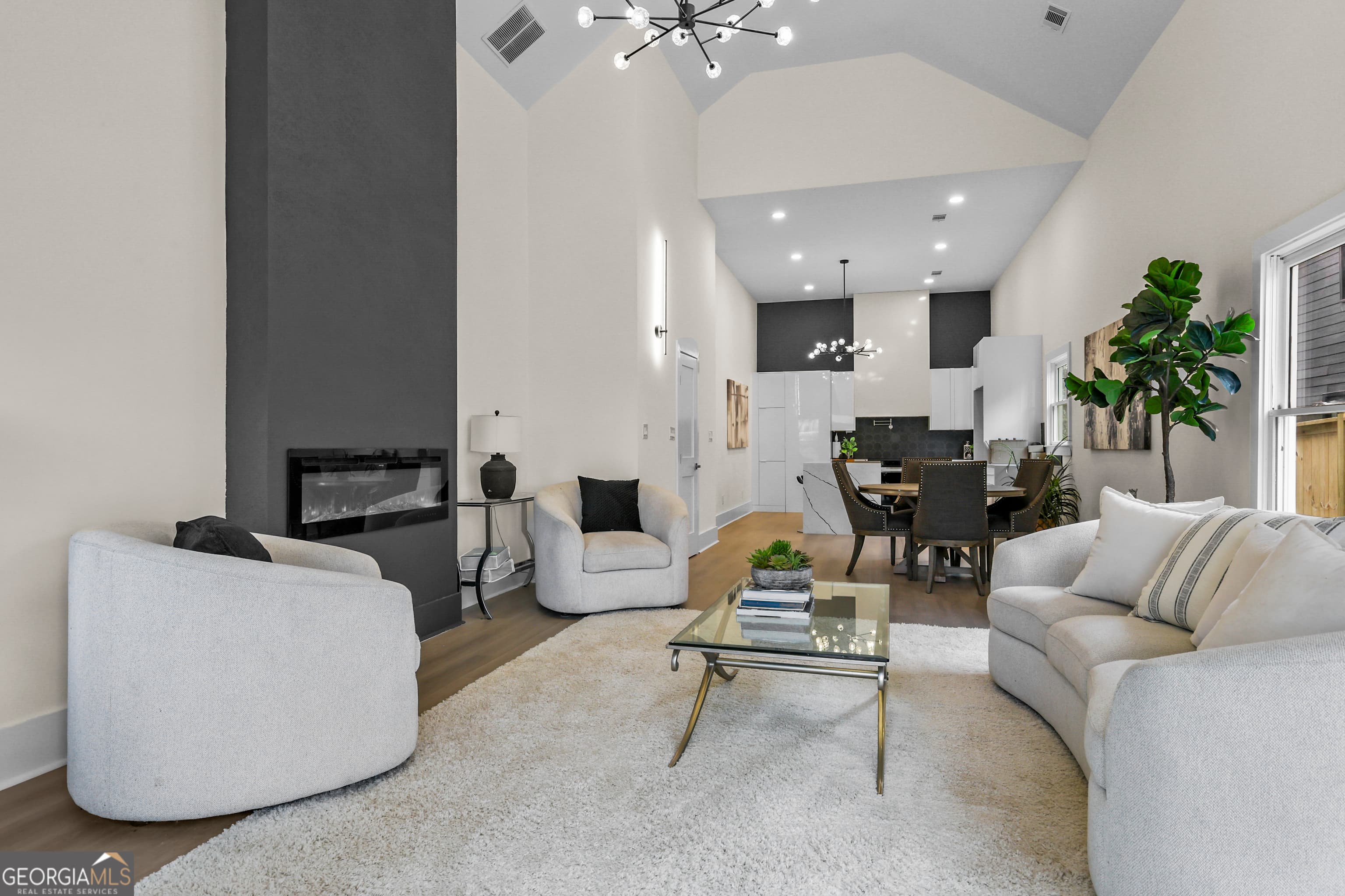 1051 Walker Se Ave — photo 2