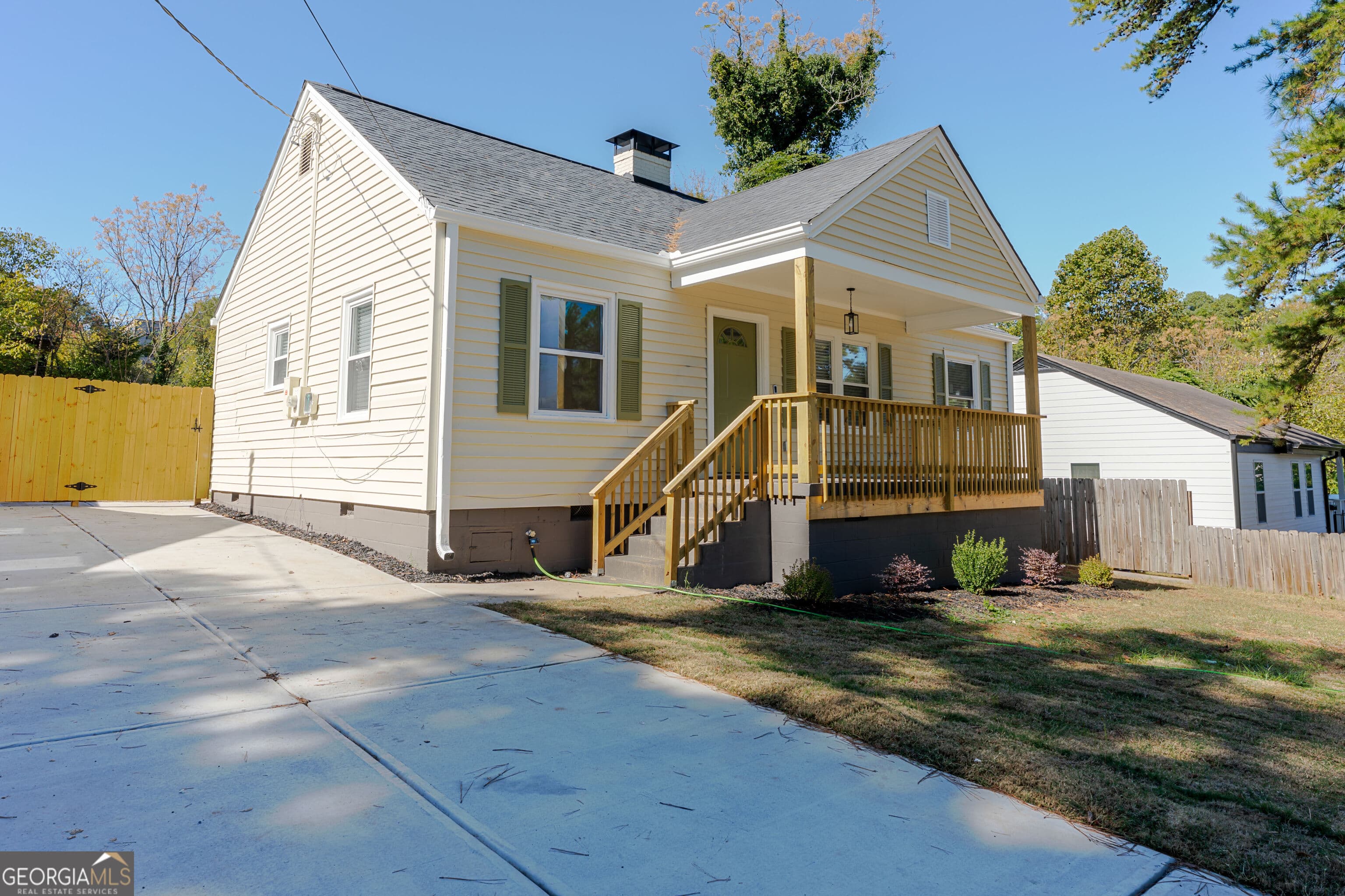 2725 Blount St — photo 2