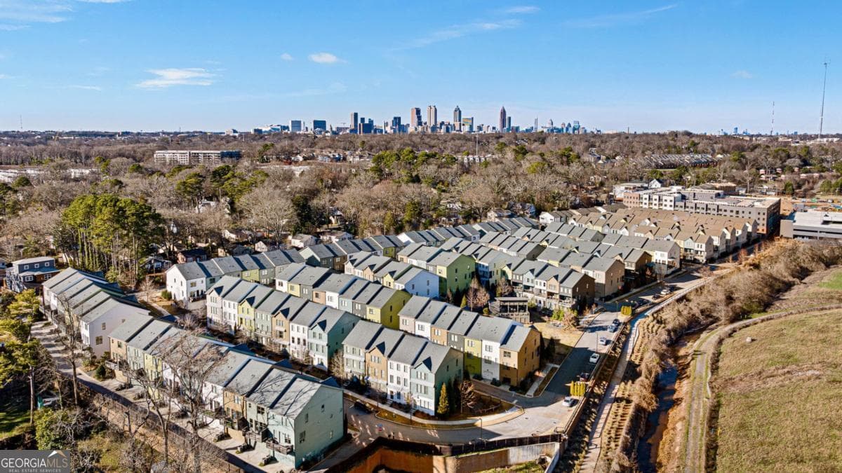 771 Winton Way 771 — photo 37