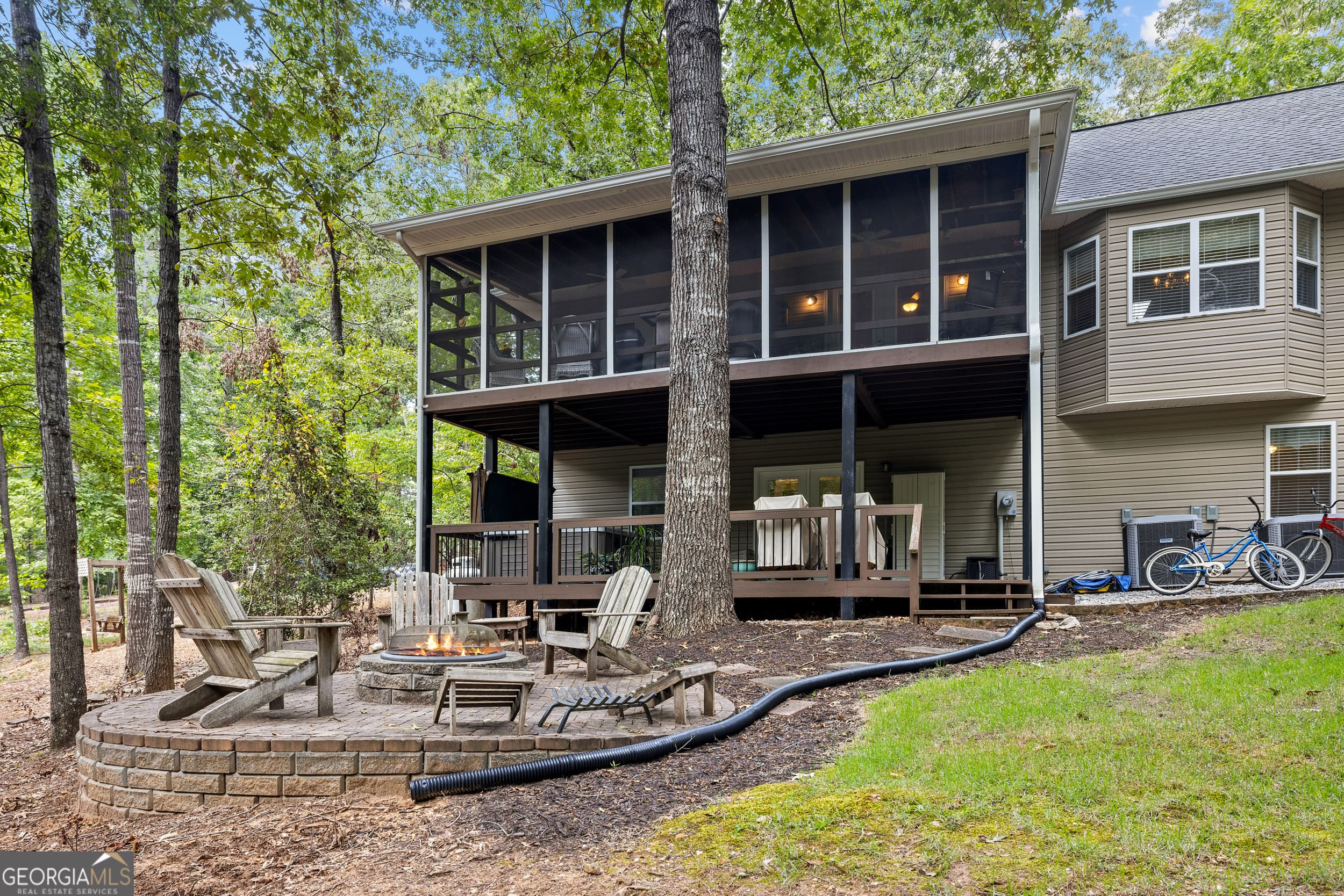 120 Warpaint Ln — photo 2