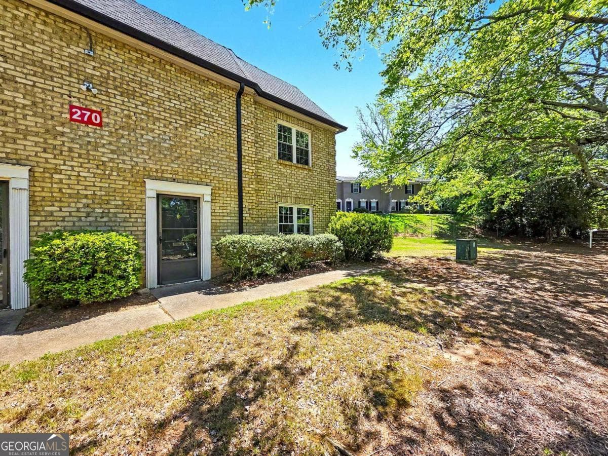 270 Winding River Rd H — photo 2