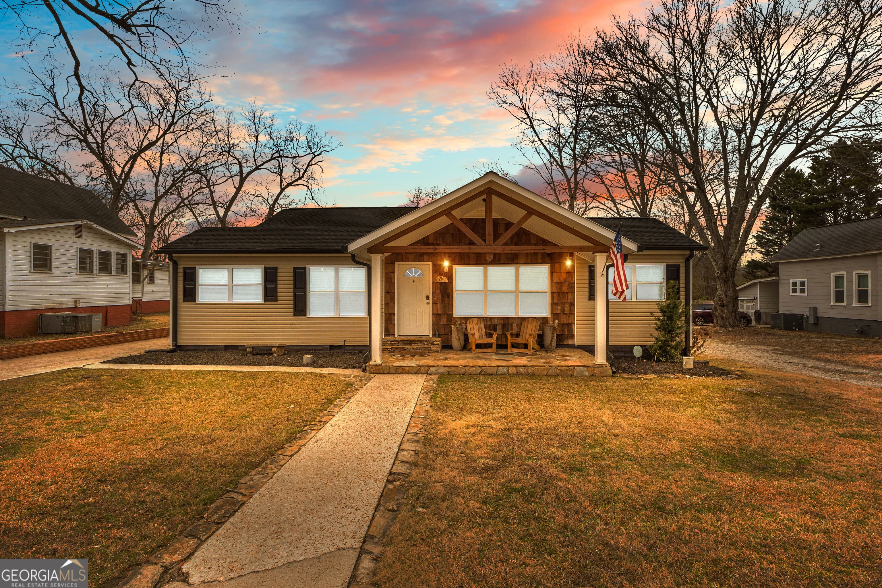 214 Johnson St — photo 2